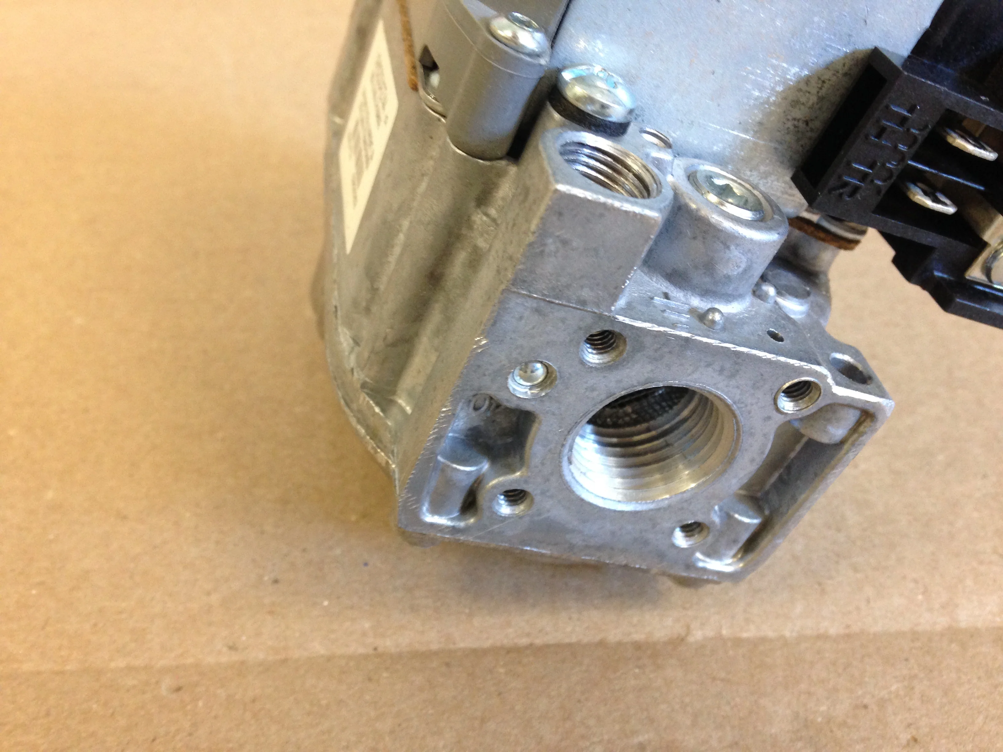 24 Volt Natural Gas Valve - Image 3