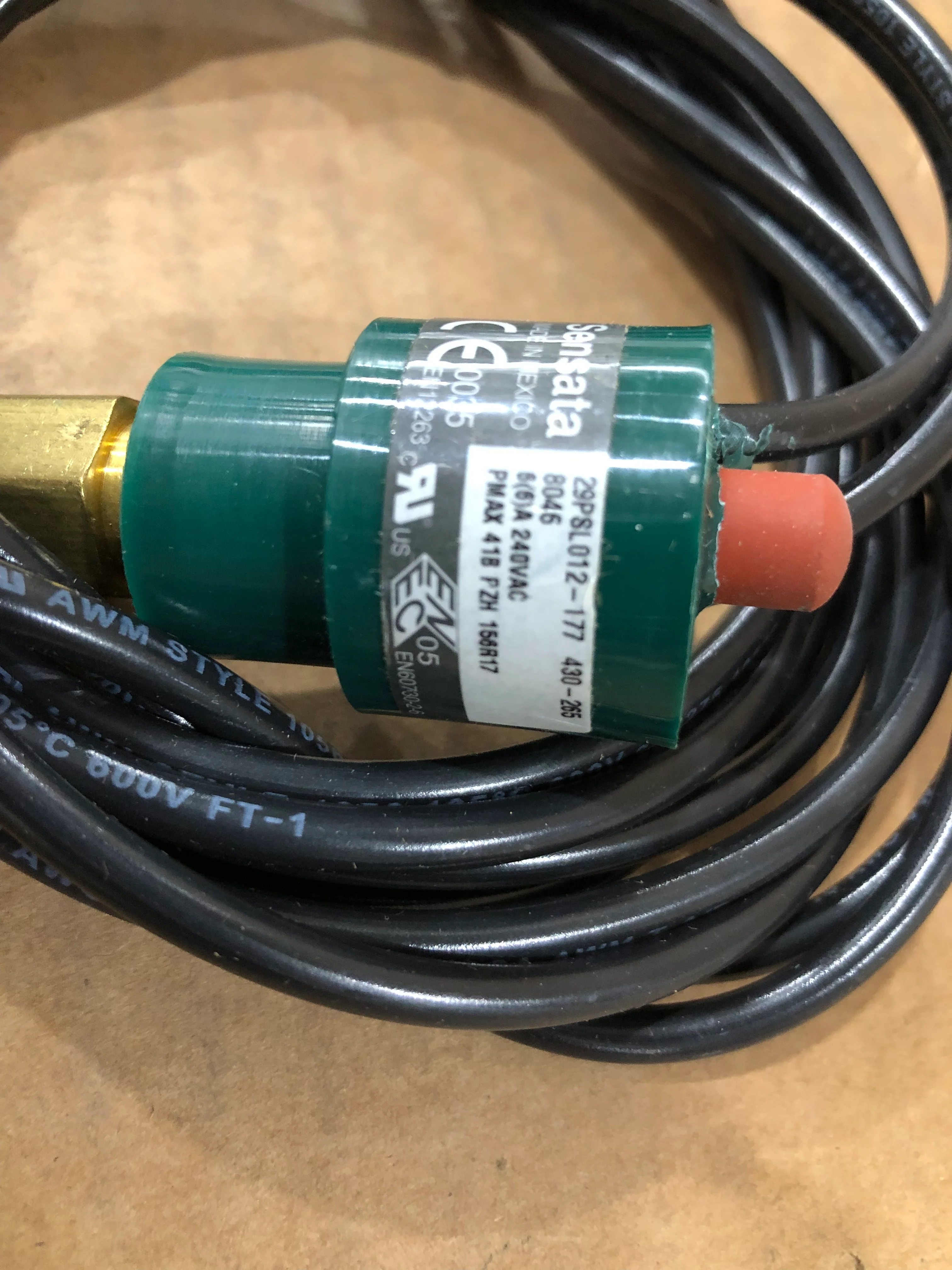 240 VAC Pressure Switch 430 PSI - Image 2