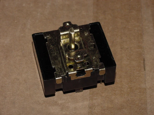 2-HP 277 VAC 15-Terminal Switch