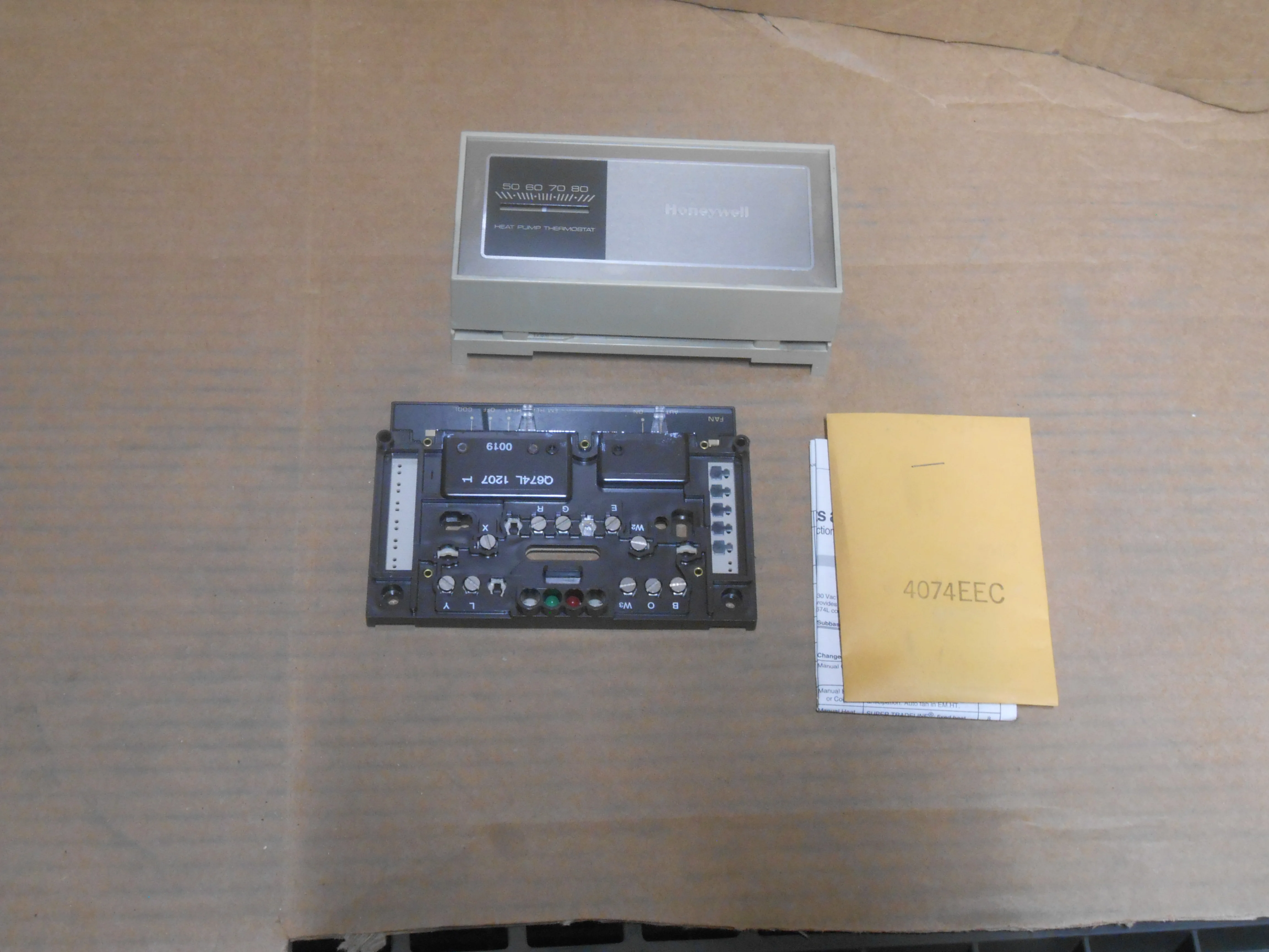 2-Stage Heat/Single Stage Cool Heat Pump Thermostat 24 VAC - Image 4
