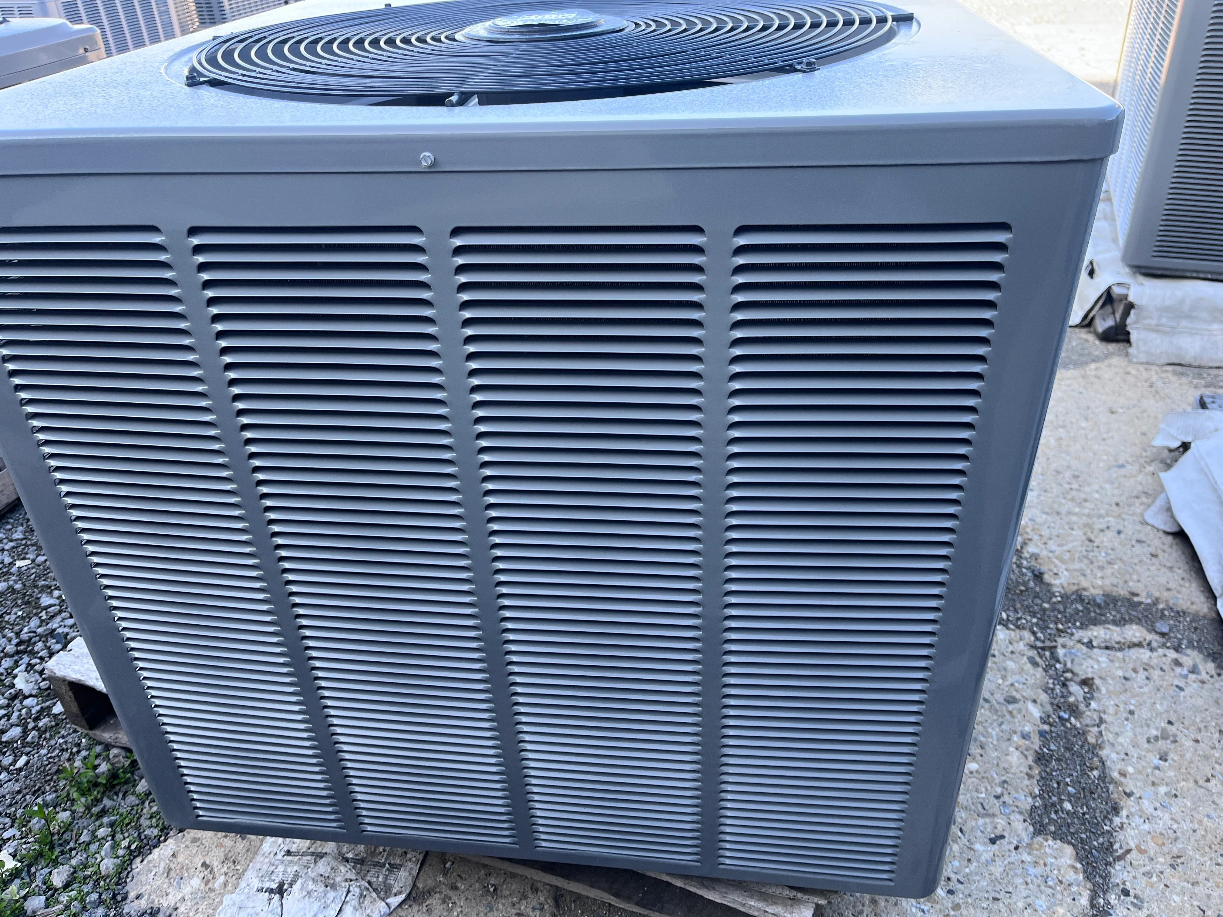 COMMERCIAL USE ONLY 3.5 Ton Split System Heat Pump, 13 SEER 208-230/60/3 R-410A - Image 2