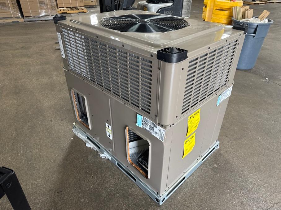 3.5 Ton Low NOx 1-Stg Convertible Natural Gas/Electric Packaged Unit, 14 SEER, 208-230/60/1, R410A - Image 3