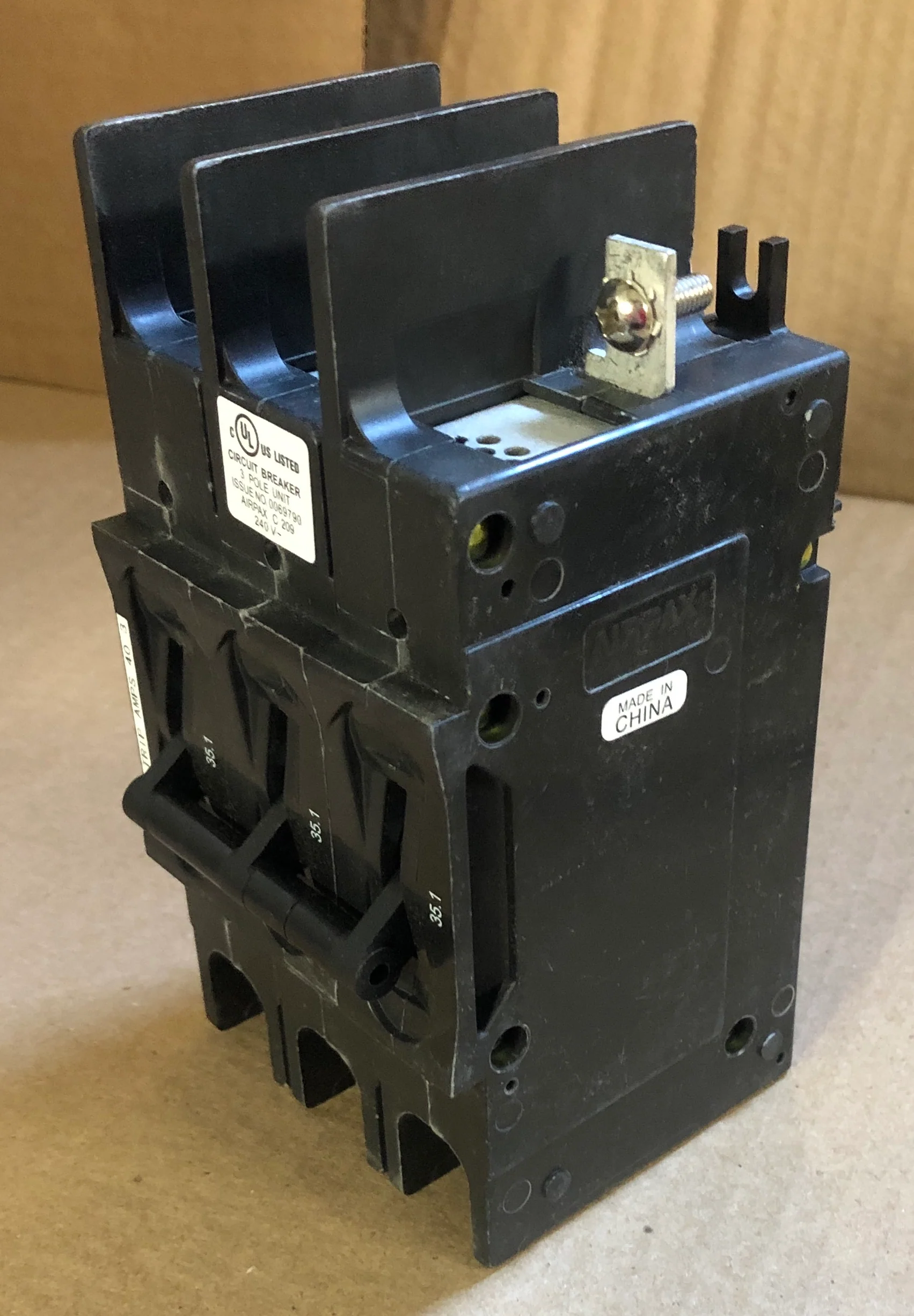 3 Pole 351 A 209 Multi-Pole Series Hyd Mag Cir Brkr Protector/For Manual Controller Applications - Image 4