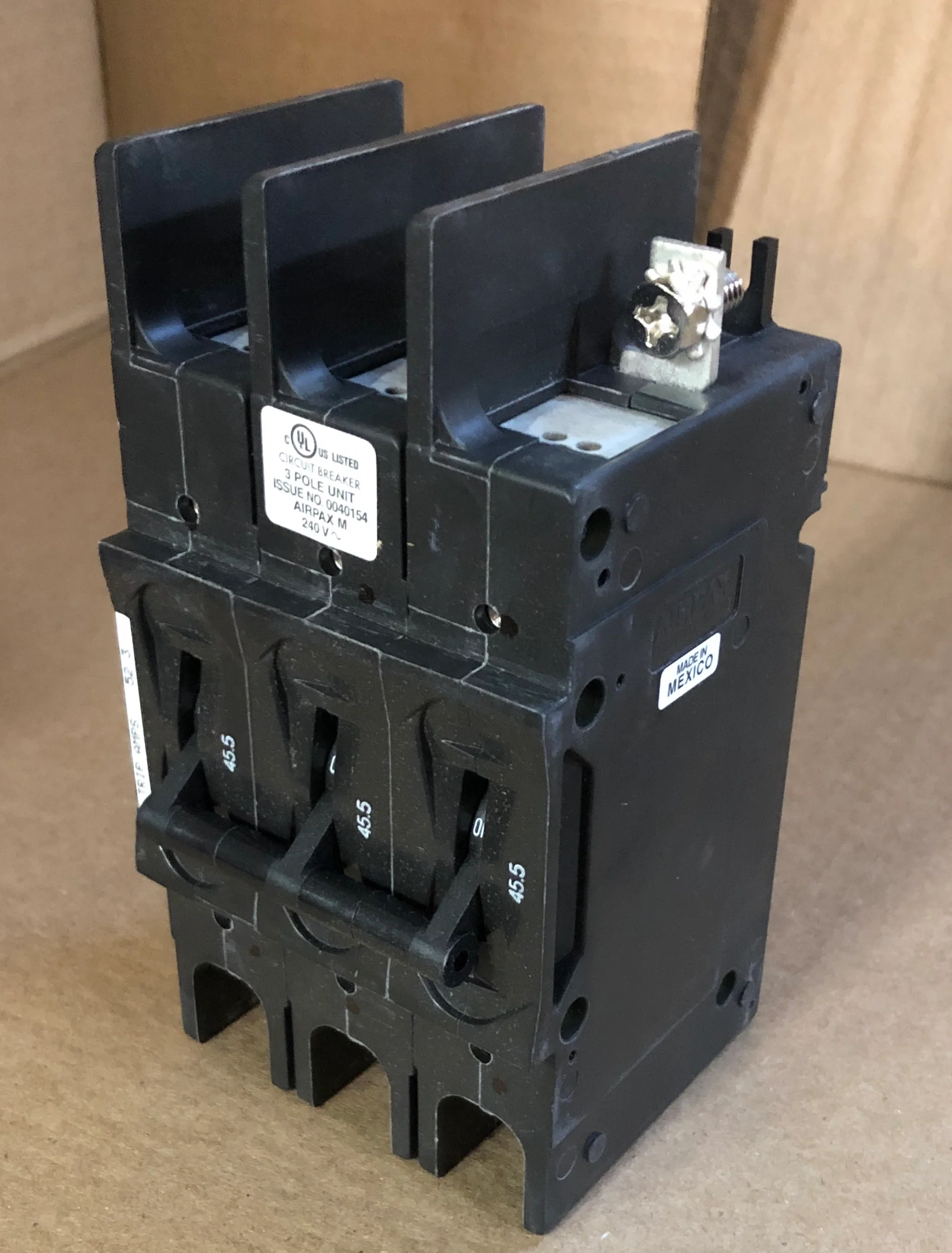 3 Pole 455 A 209 Multi-Pole Series Hyd Mag Cir Brkr Protector/For Manual Controller Applications - Image 4