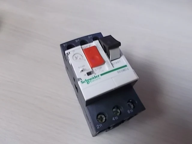 3 Pole 9-14A Motor Circuit Breaker