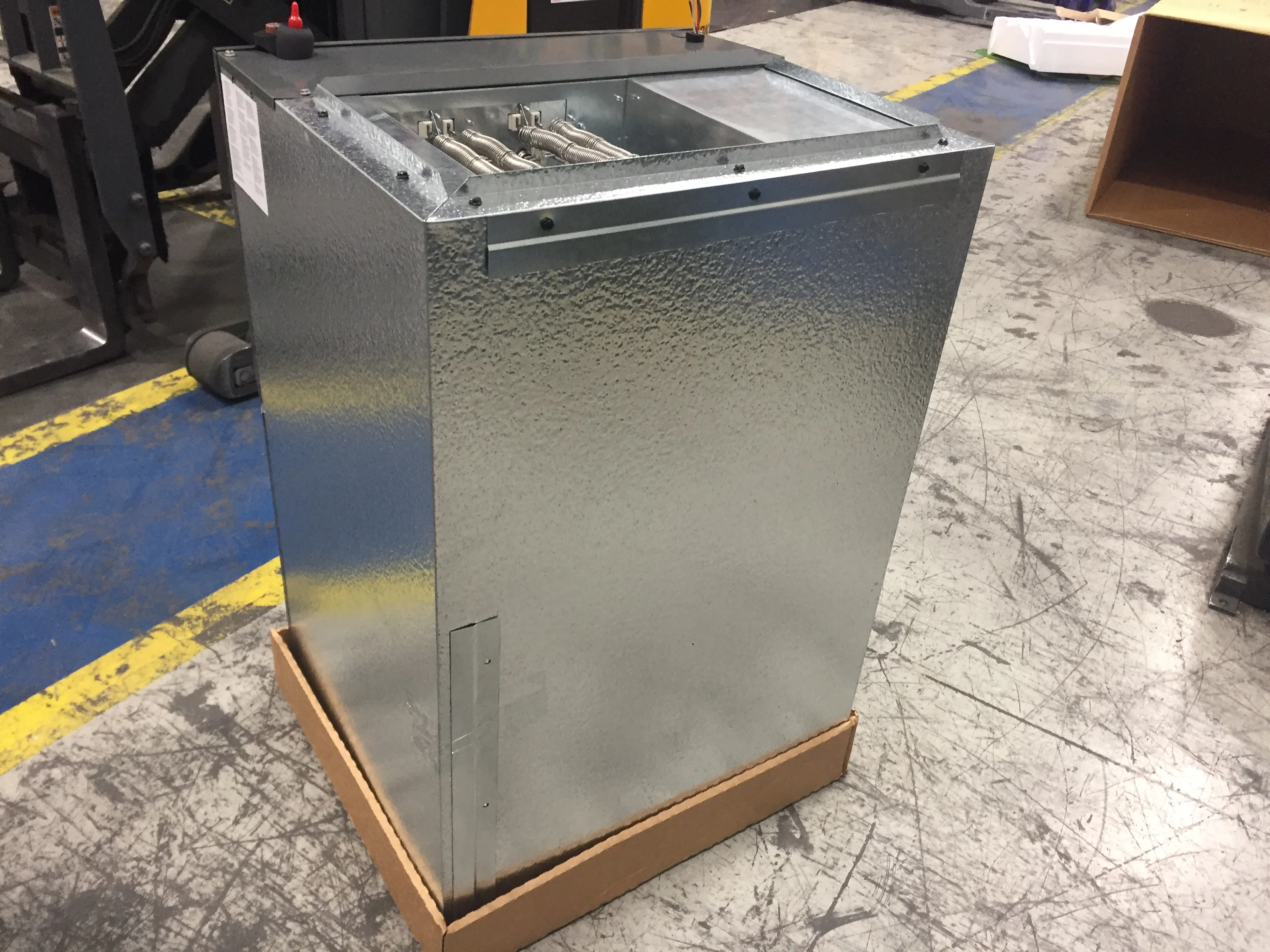 3 Ton AC/HP Vertical Wall Mount Air Handler With 10 Kw Electric Heat; 208-240/60/1, R-410A, 1200 CFM - Image 4