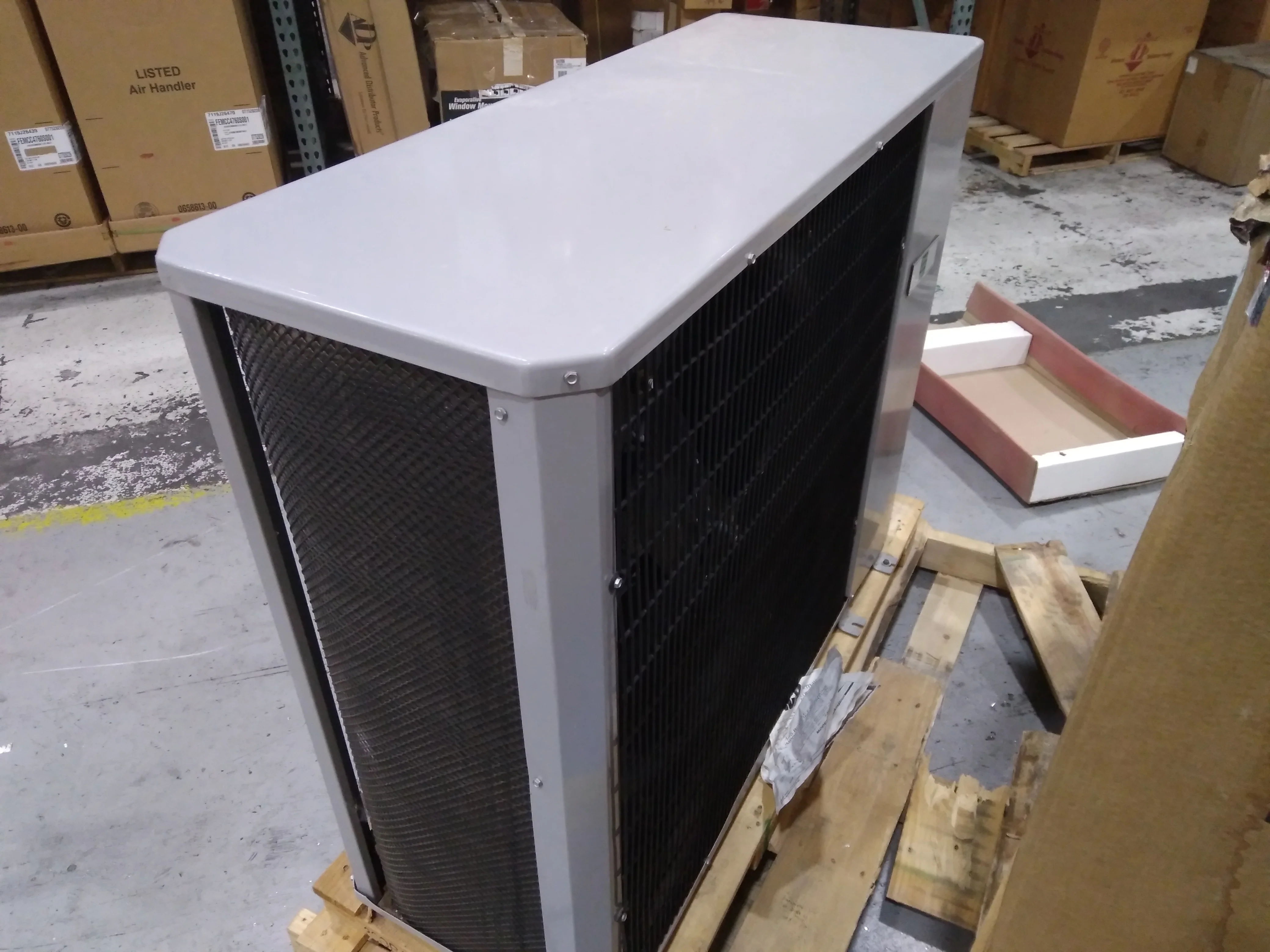 COMMERCIAL USE ONLY 3 Ton Horizontal Condensing Outdoor Unit, 14 SEER, 208/230-60-3, R410A - Image 2