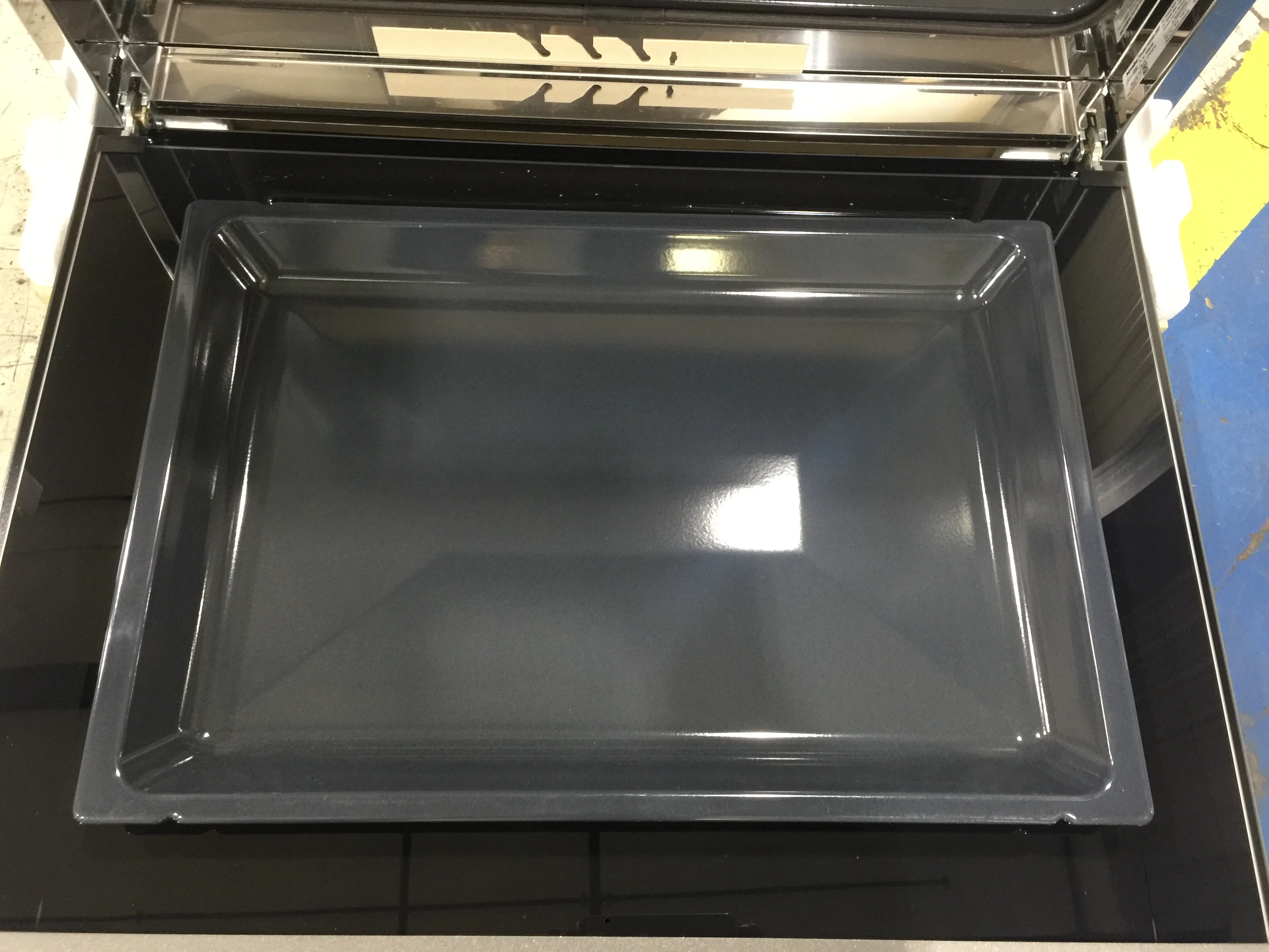 30" Pureline Series Electric Single Wall Convection Oven; 240V - Image 10