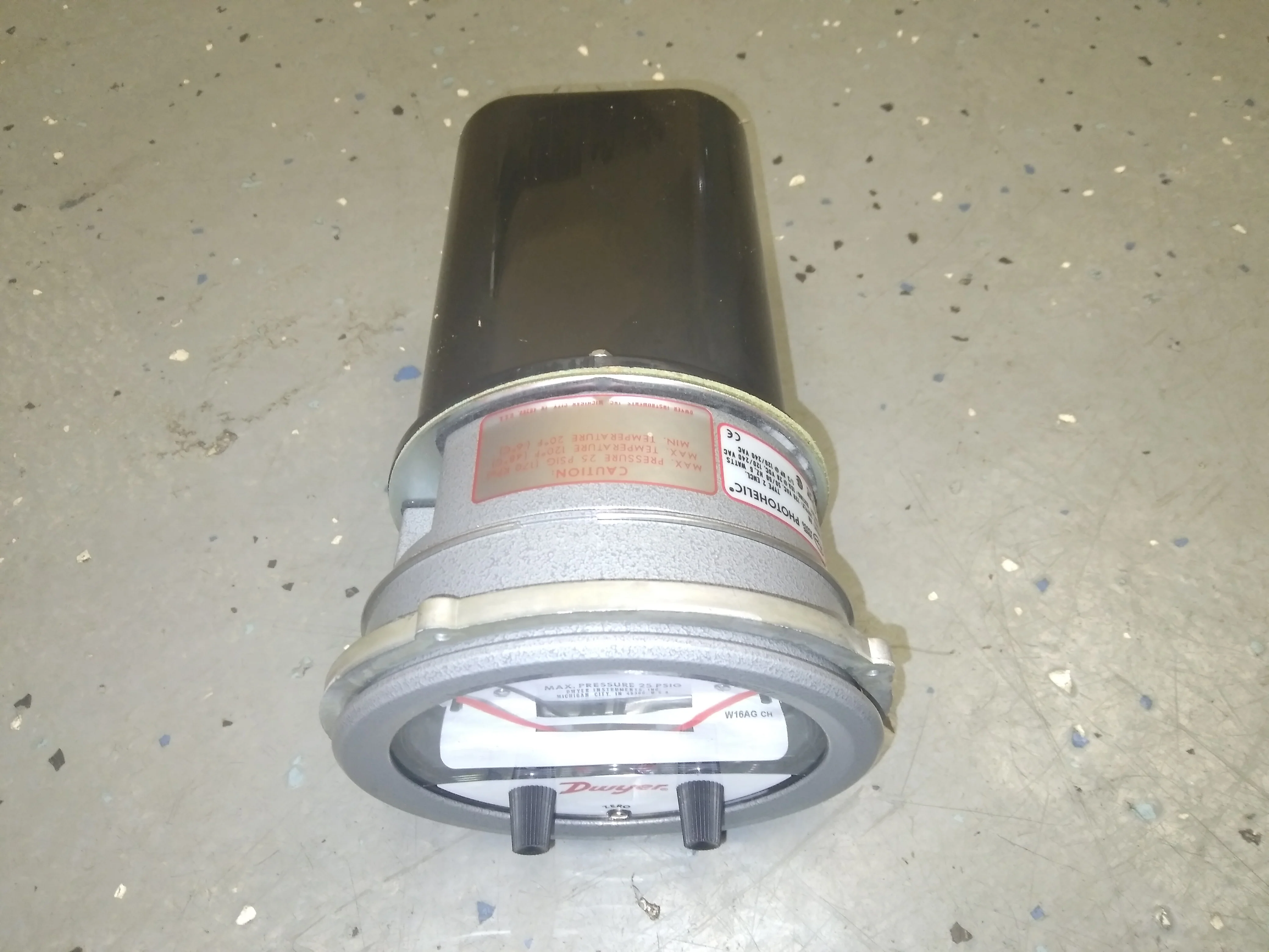 3000 Series Photohelic 3 In 1 Indicating Gauge 120/50-60 6 Watts - Image 3