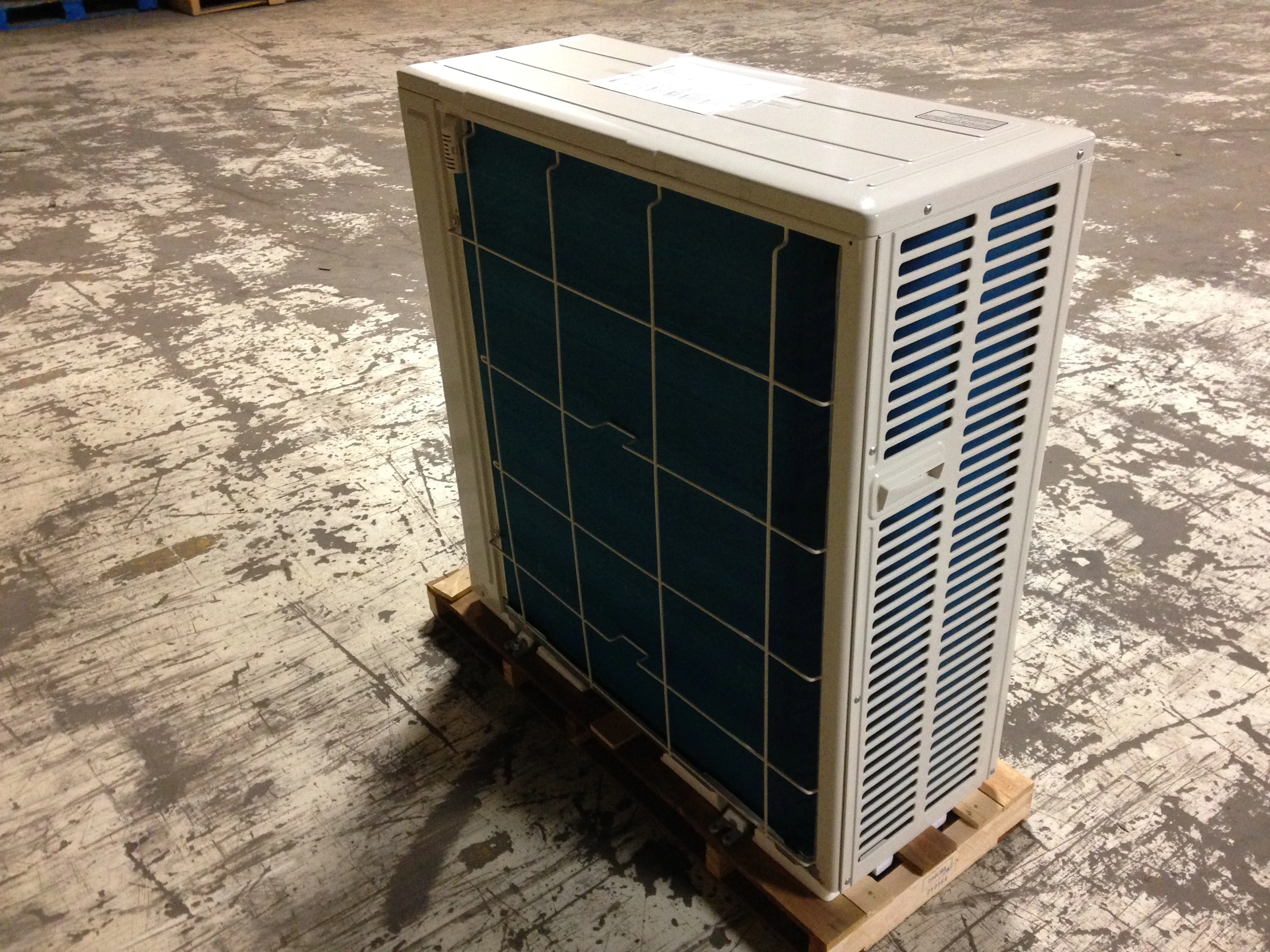 30,000 BTU AC/HP Single Zone Split-System Heat Pump OD , 181 SEER, 208-230/60/1, R-410A - Image 3