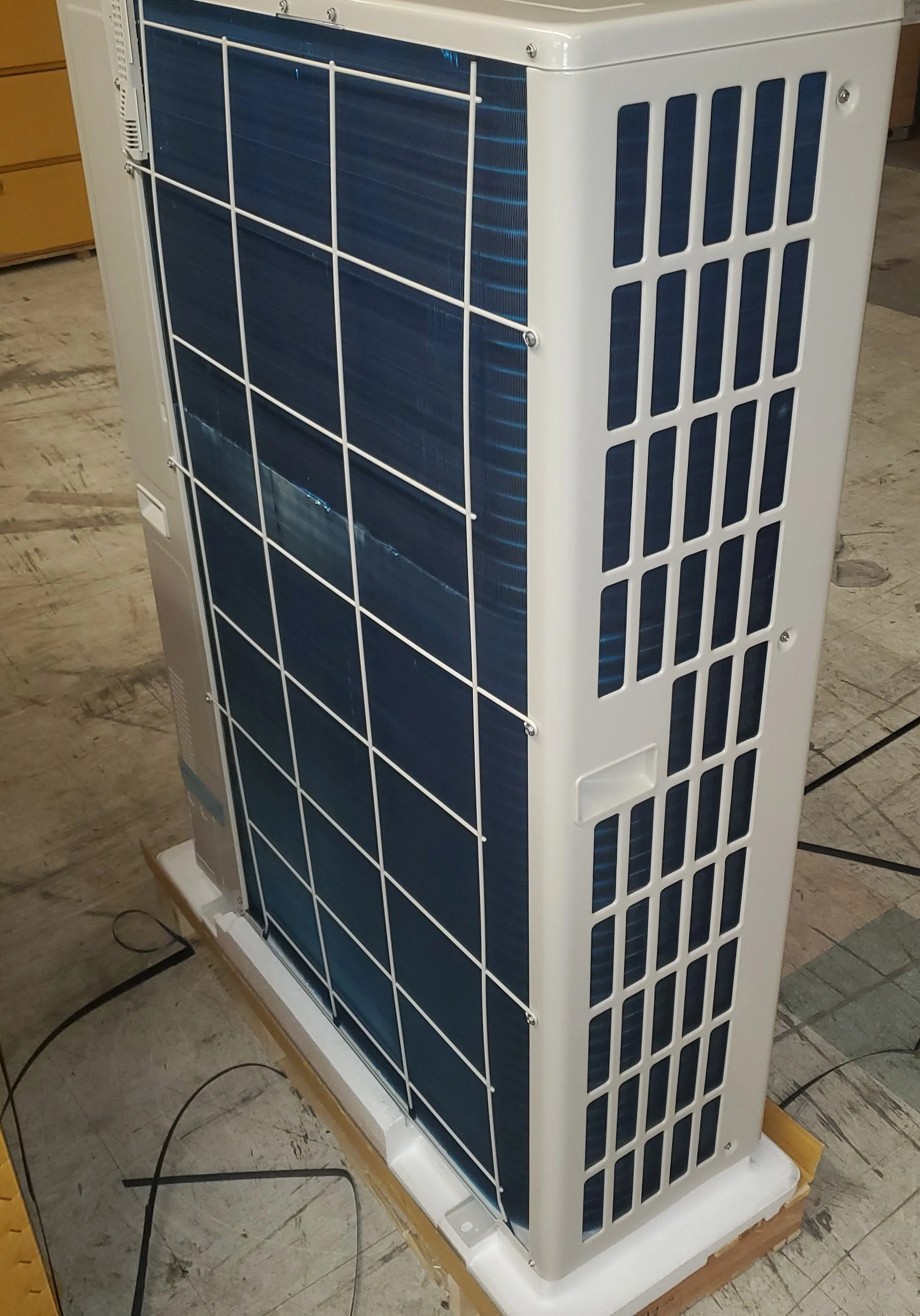 30,000 BTU Single-Zone Inverter Outdoor Mini-Split Heat Pump Unit, 208-230/60/1 R-410A 18.7 SEER - Image 4