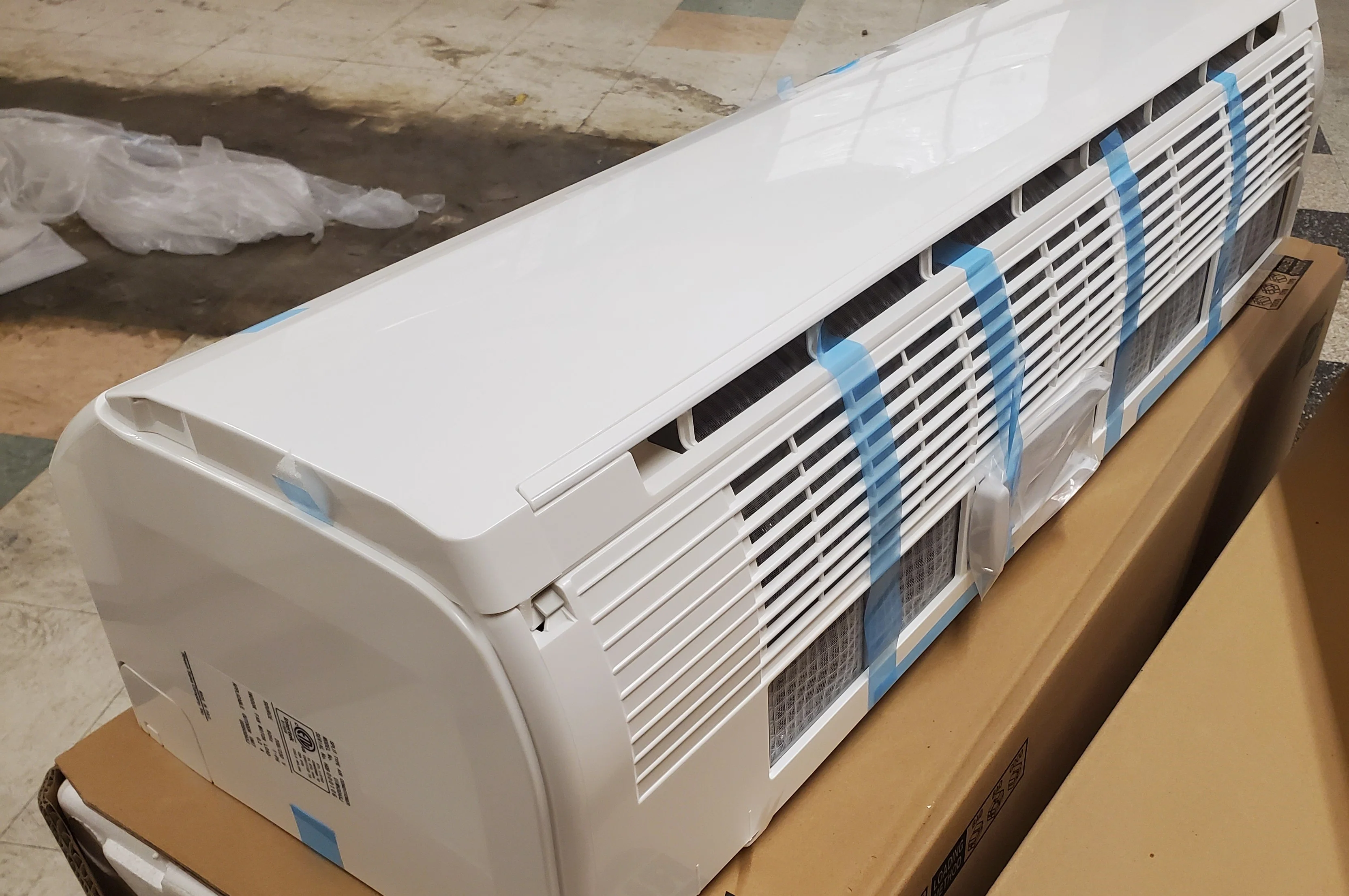 30,000 BTU Wall Mtd Inverter ID Mini-Split Heat Pump , 165 SEER 208-230/60/1 R-410A CFM:659 - Image 2