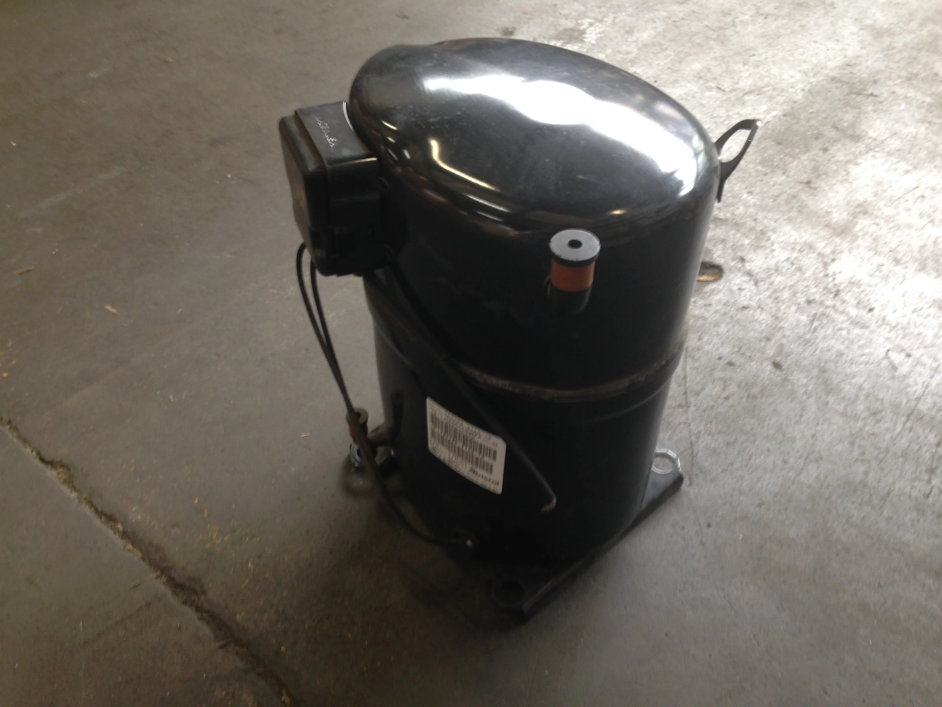 3-1/2 Ton Ac/HP Hermetic Compressor W/Crankcase Heater 380-460/50-60/3 R-22