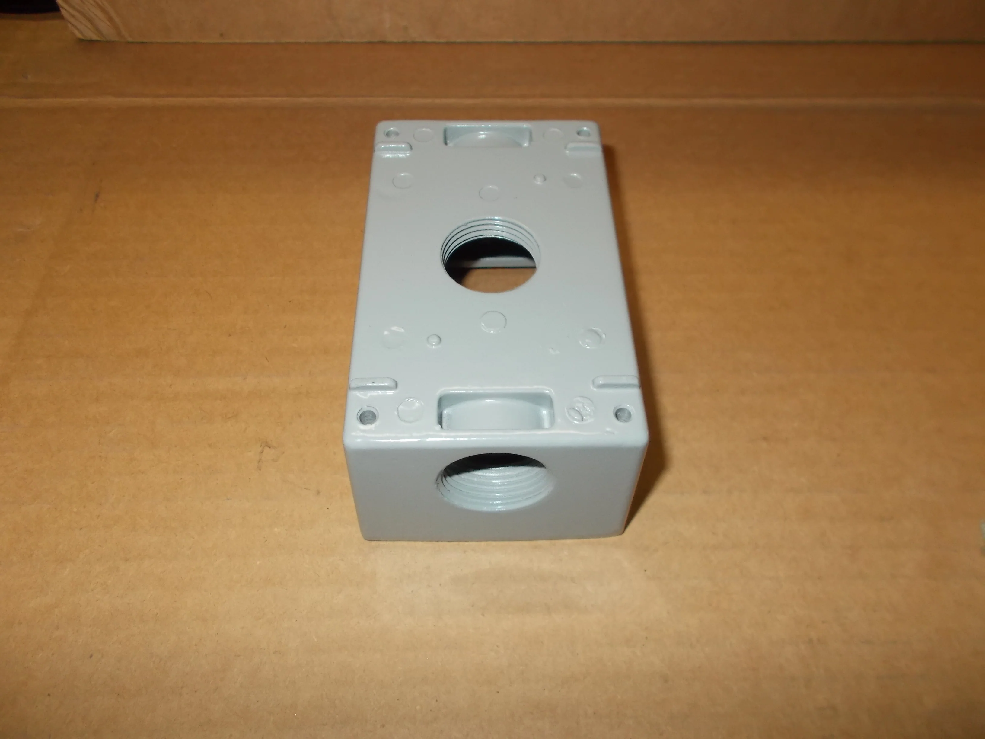 3/4" 3 Hole Outlet Box All-Weather - Image 3