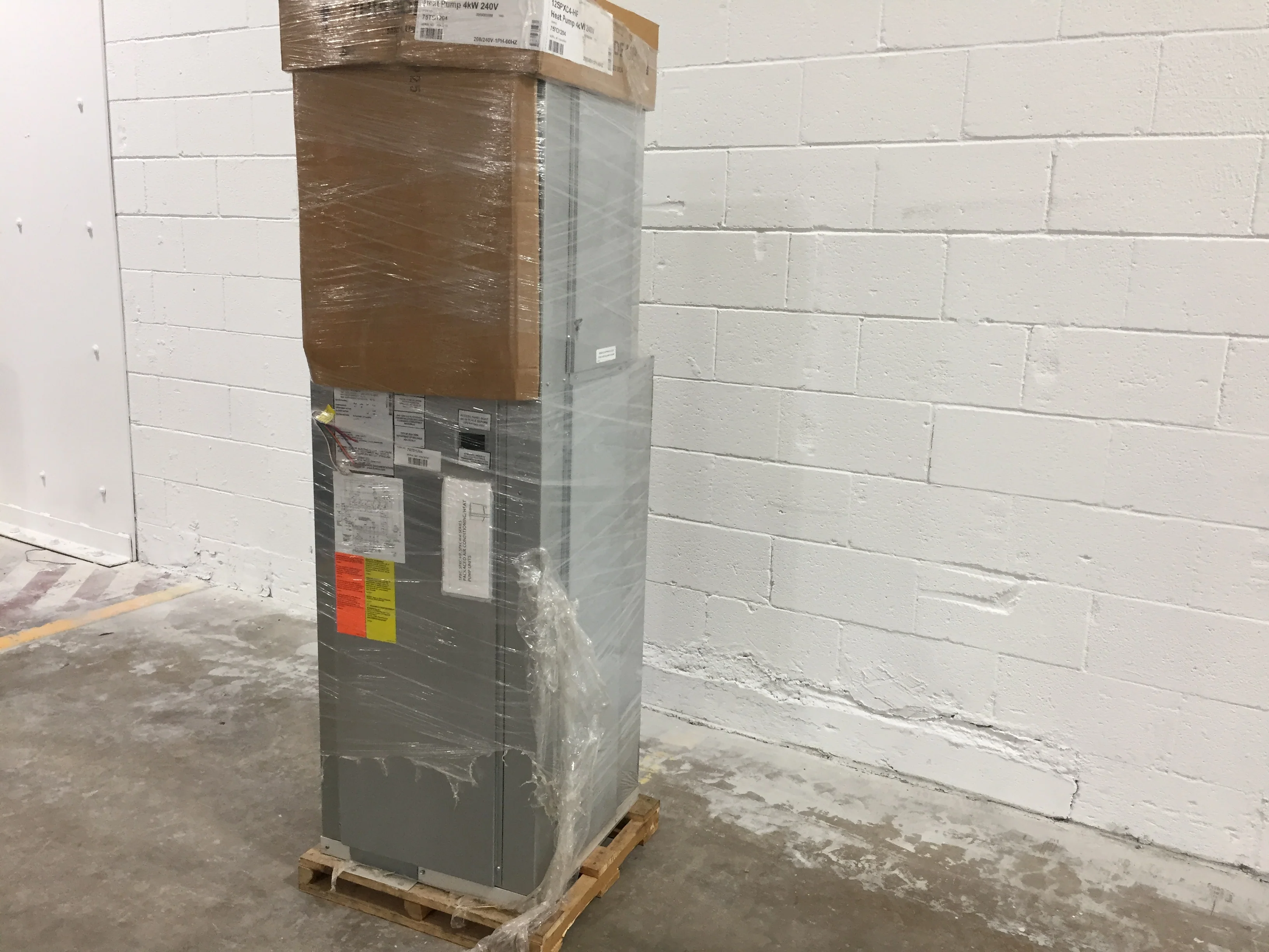 3/4 Ton Vertical Through-The-Wall Package Heat Pump Unit/W 3 Kw, 208-230/60/1 Eer:11 - Image 2