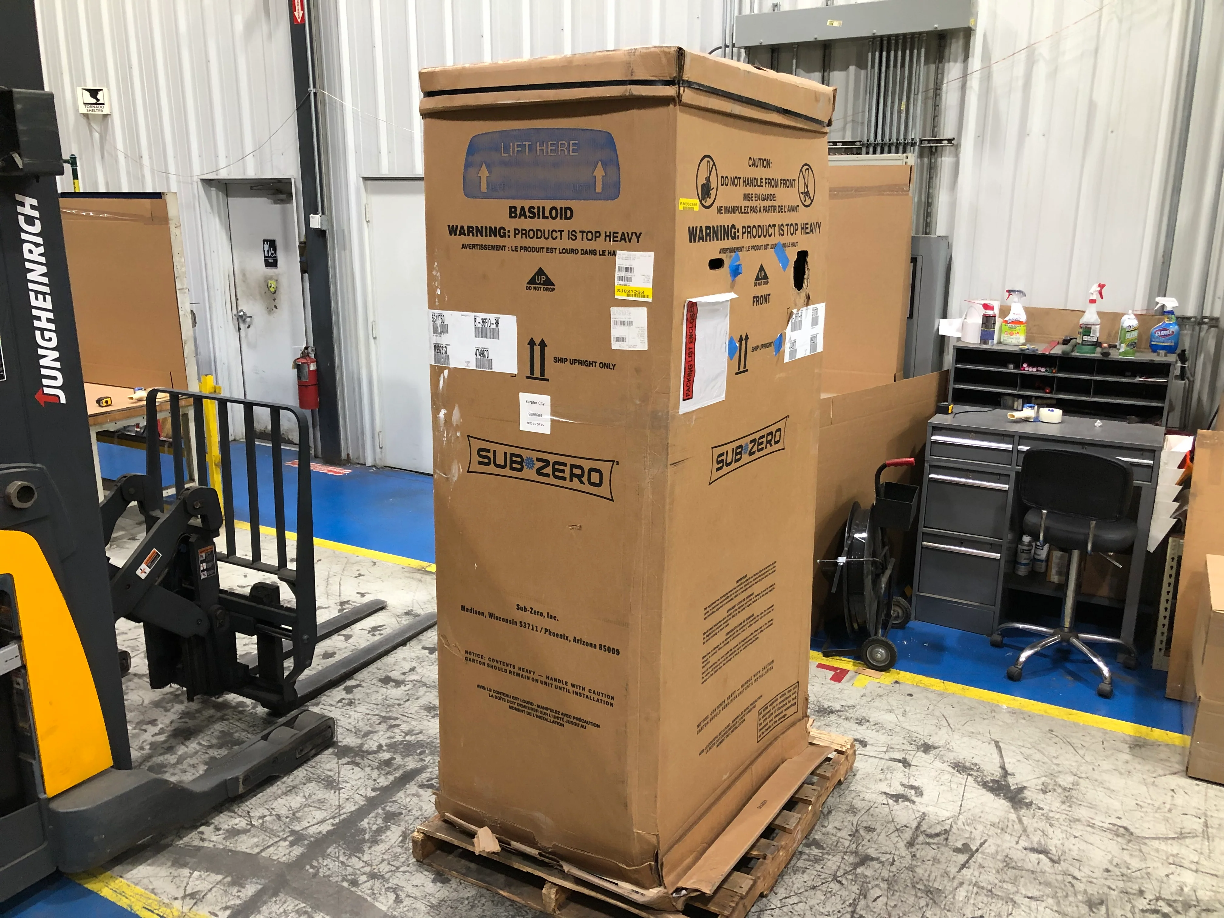 36" Wide 22.8 Cubic Foot Capacity Upright Freezer with Right Handed Door 115/60 - Image 5