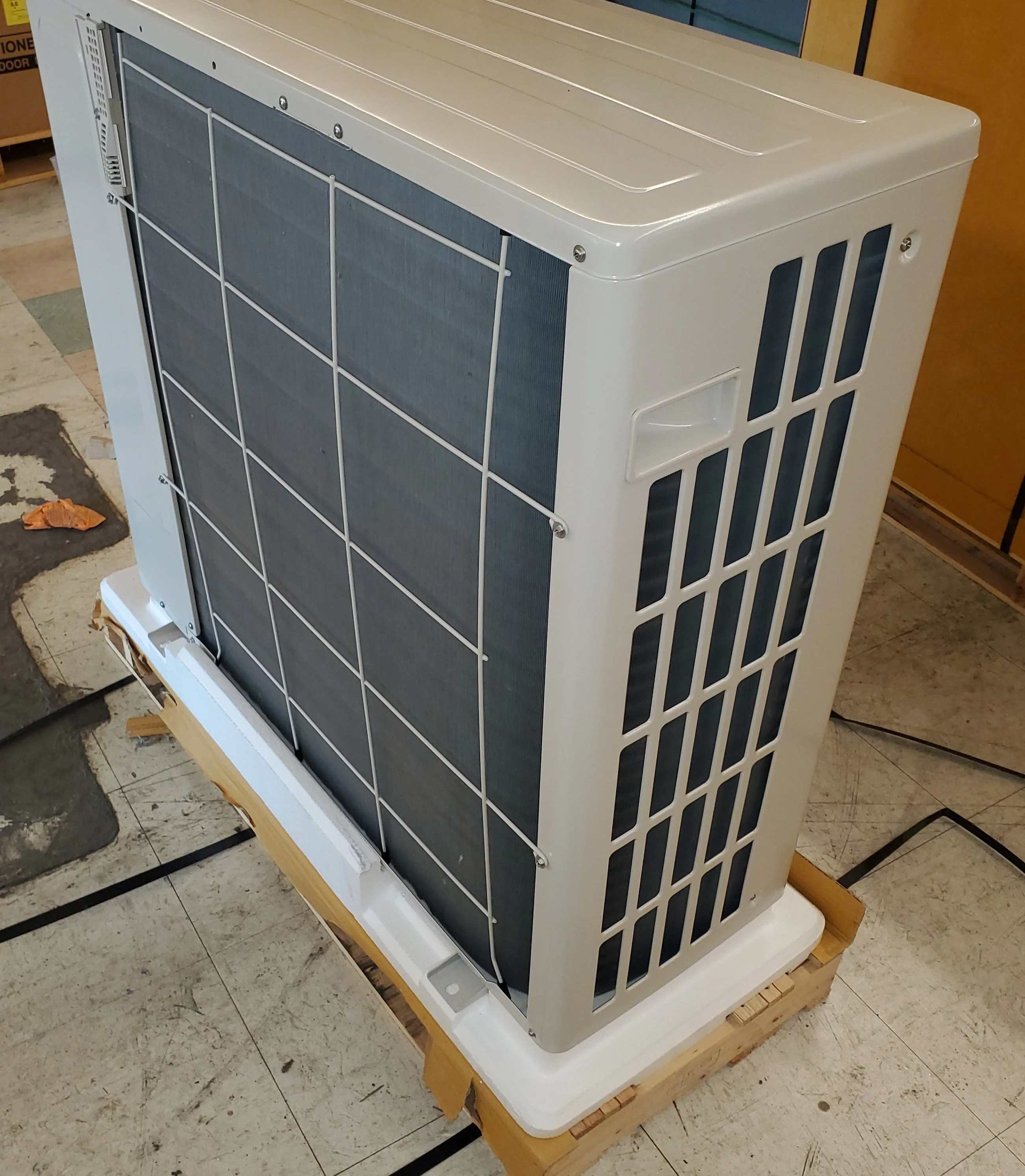 36,000 BTU Classic Series Single-Zone Inverter Outdoor Mini-Split Heat Pump Unit - Image 4