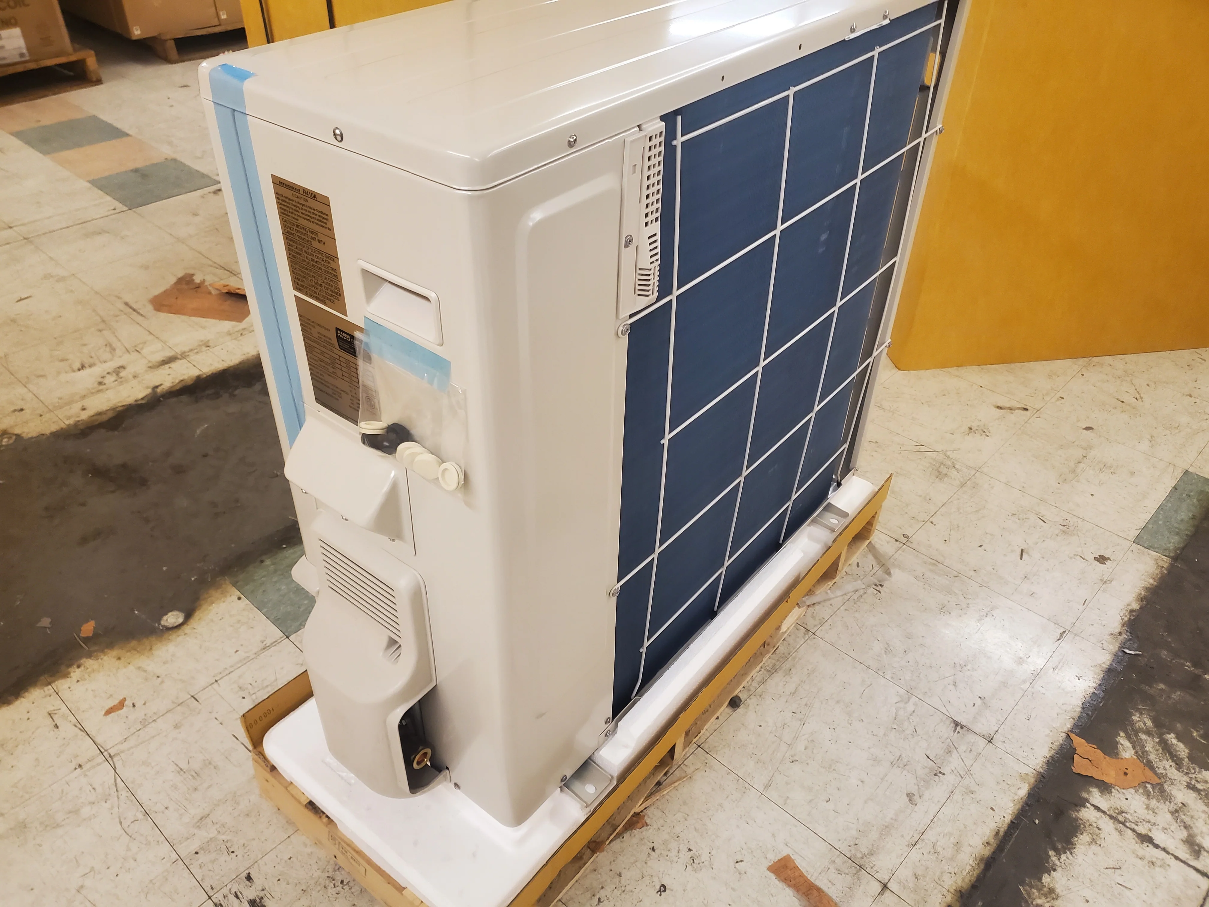36,000 BTU Single-Zone Inverter Outdoor Mini-Split Heat Pump Unit, 208-230/60/1 R-410A 17.5 SEER - Image 4
