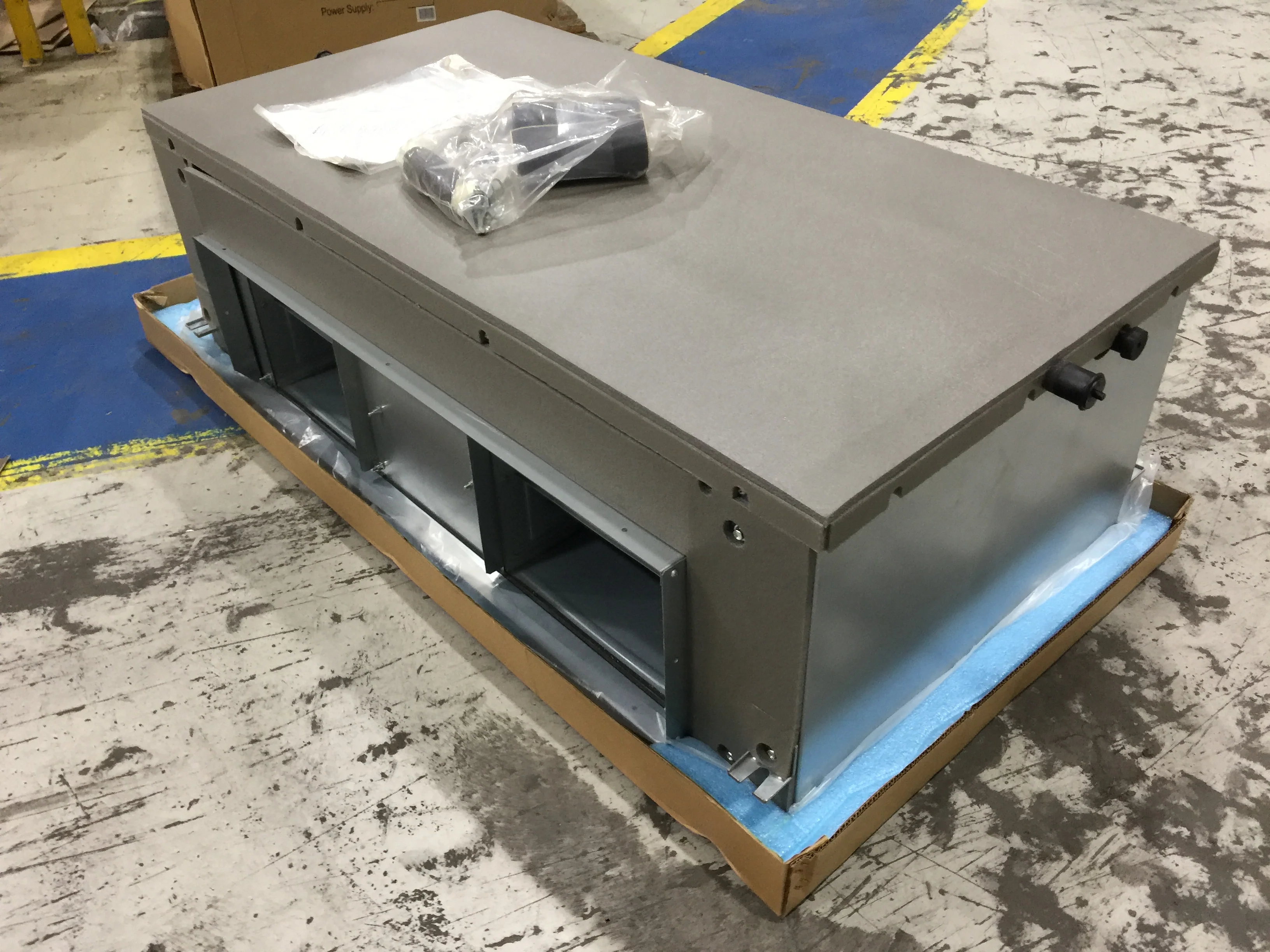 36,000 BTU VRF Concealed Ducted Indoor Heat Pump Unit; 208-230/60/1, R-410A - Image 2