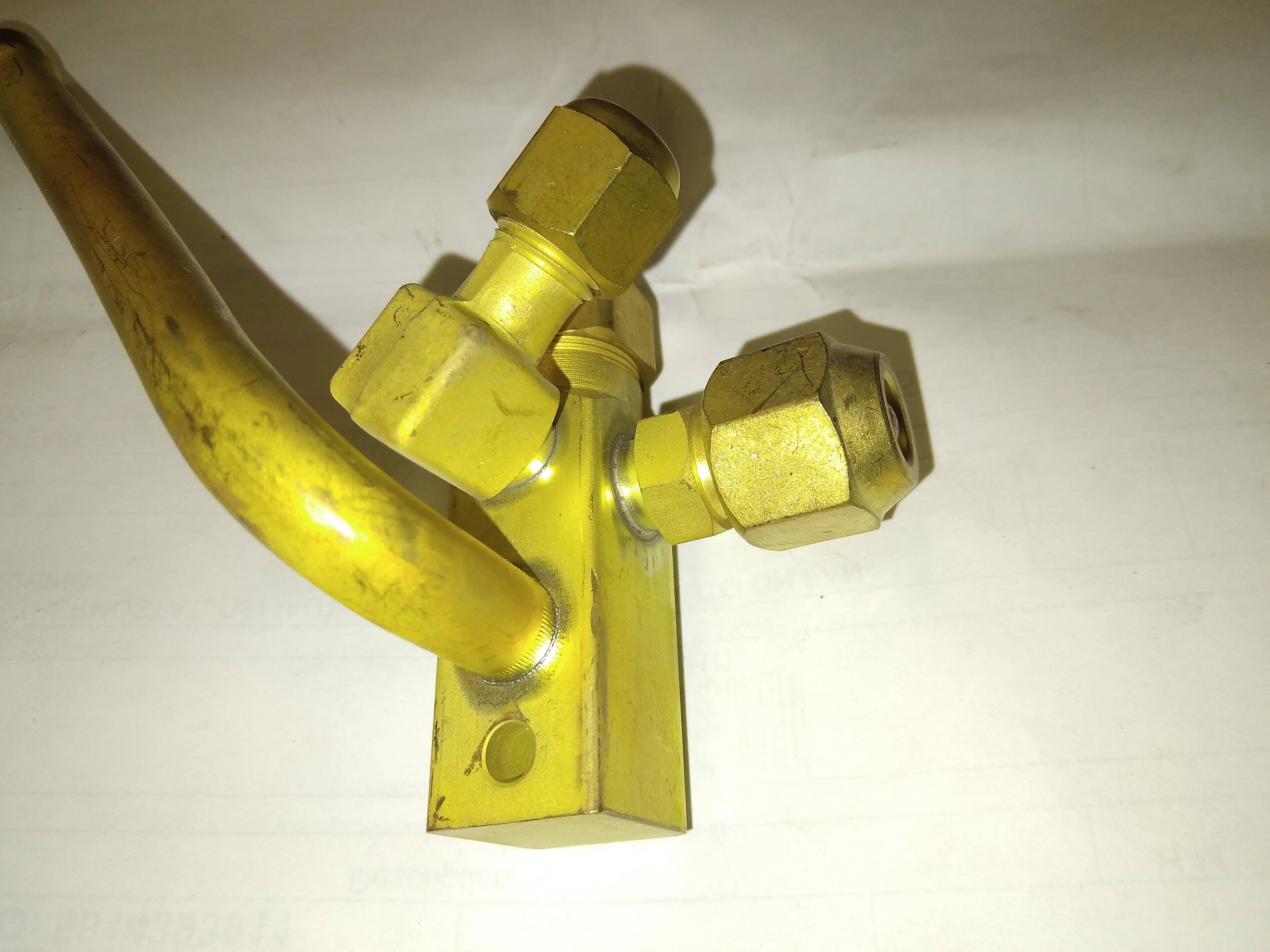3/8" ODF X 1/4" Flare  Liquid Line Service Valve w/1/4" SAE Access Port - Image 4