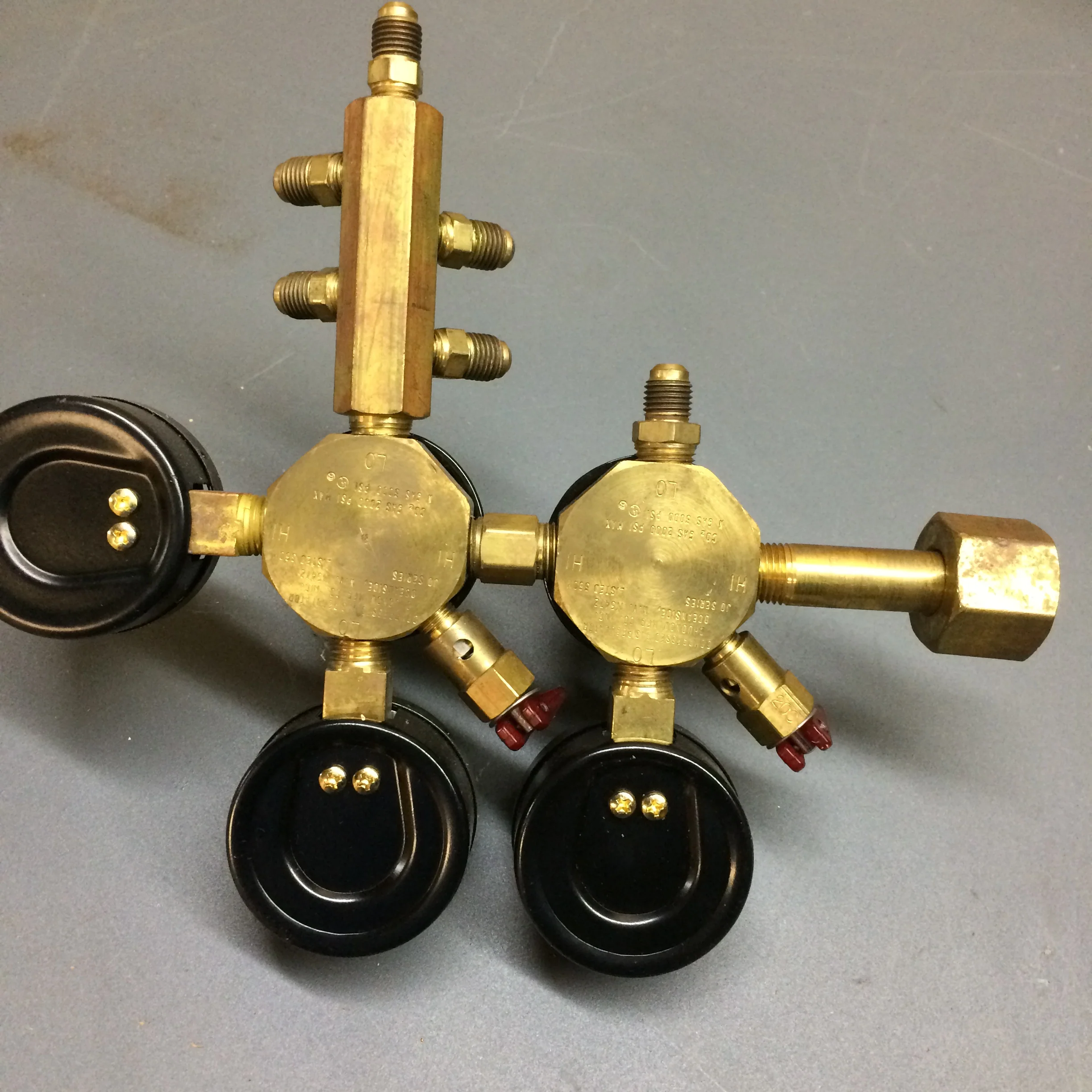 3-GAUGE HI-MED PRESSURE REGULATOR ASSEMBLY FOR CO2 - Image 2