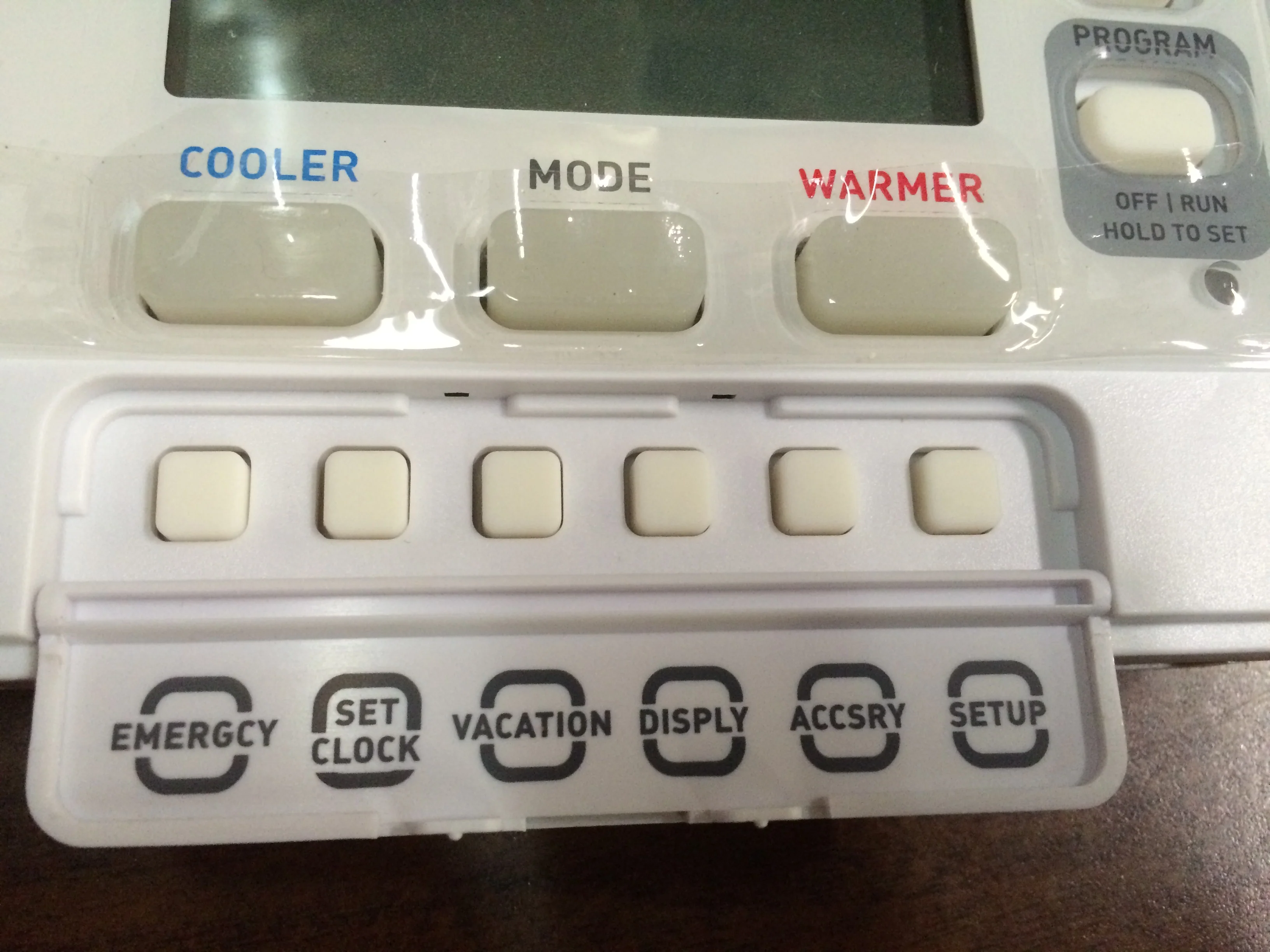 4 Heat/2 Cool Programmable Digital Thermostat - Image 4