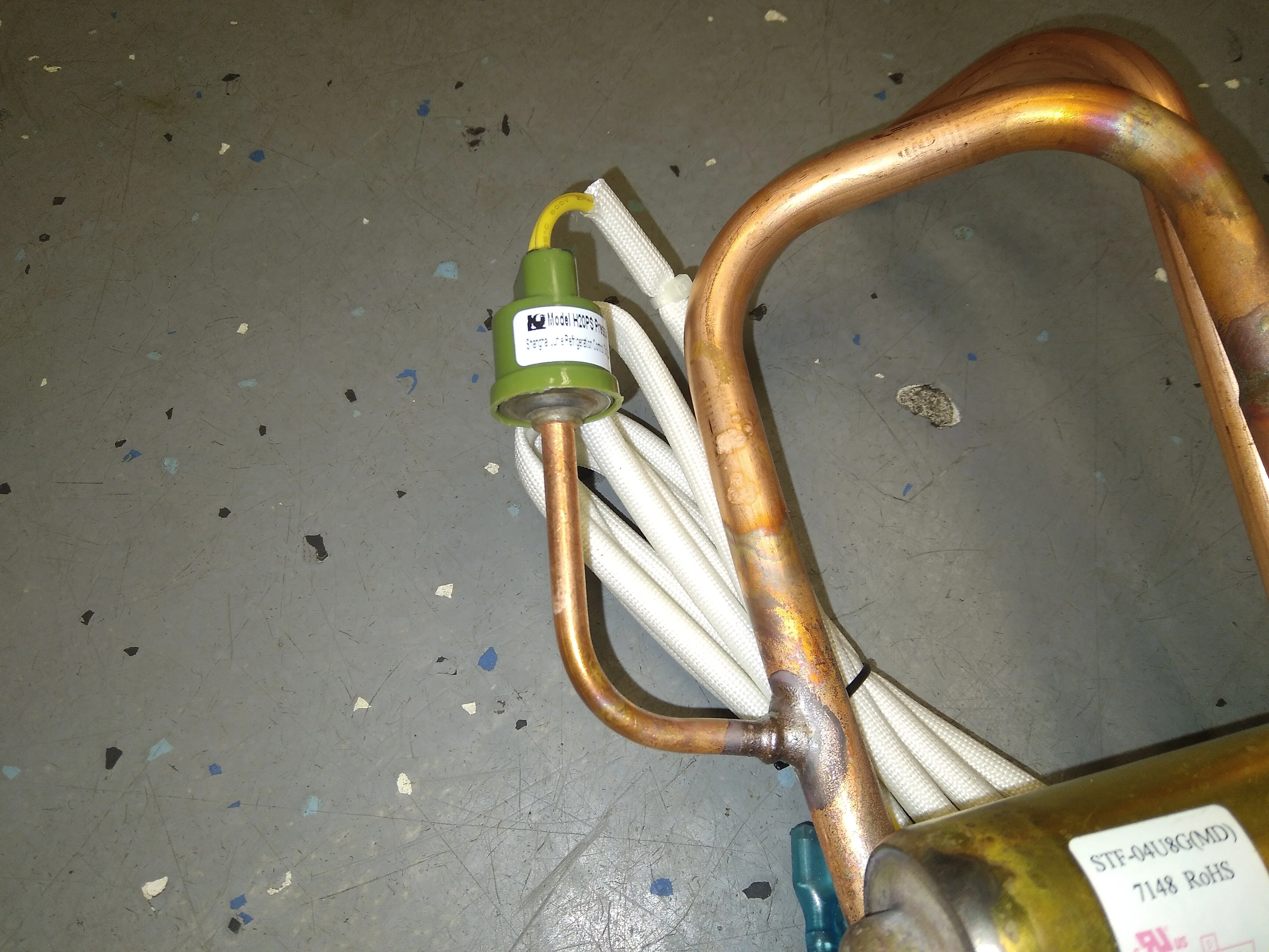 4 Way Reversing Valve Assembly with 24V Coil And Pressure Switch - Image 4