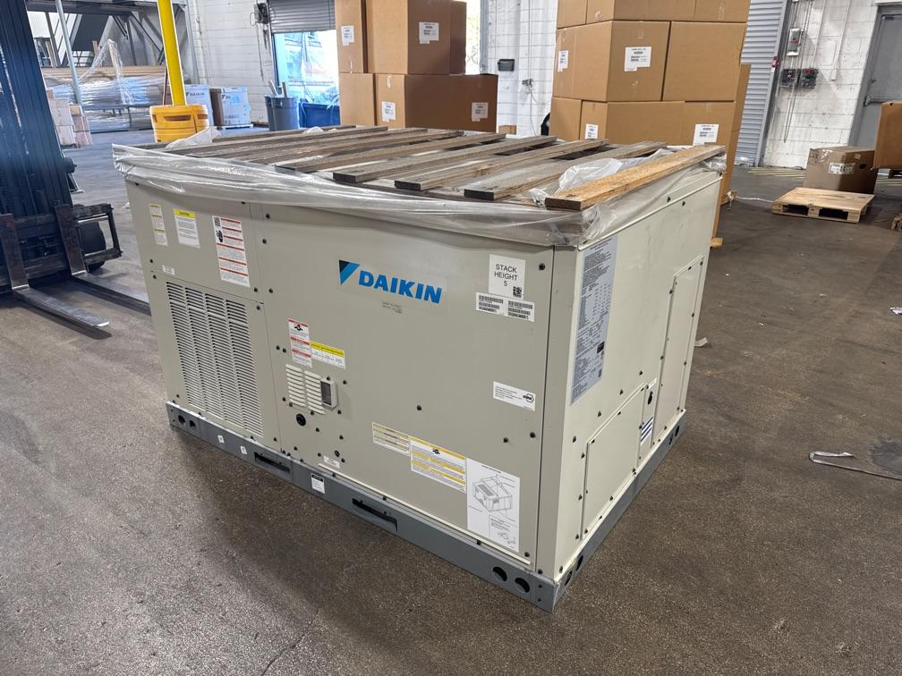 4 Ton Two-Stage Convertible Natural Gas/Electric Packaged Unit, 16.4 SEER2, 460/60/3, R410A - Image 2