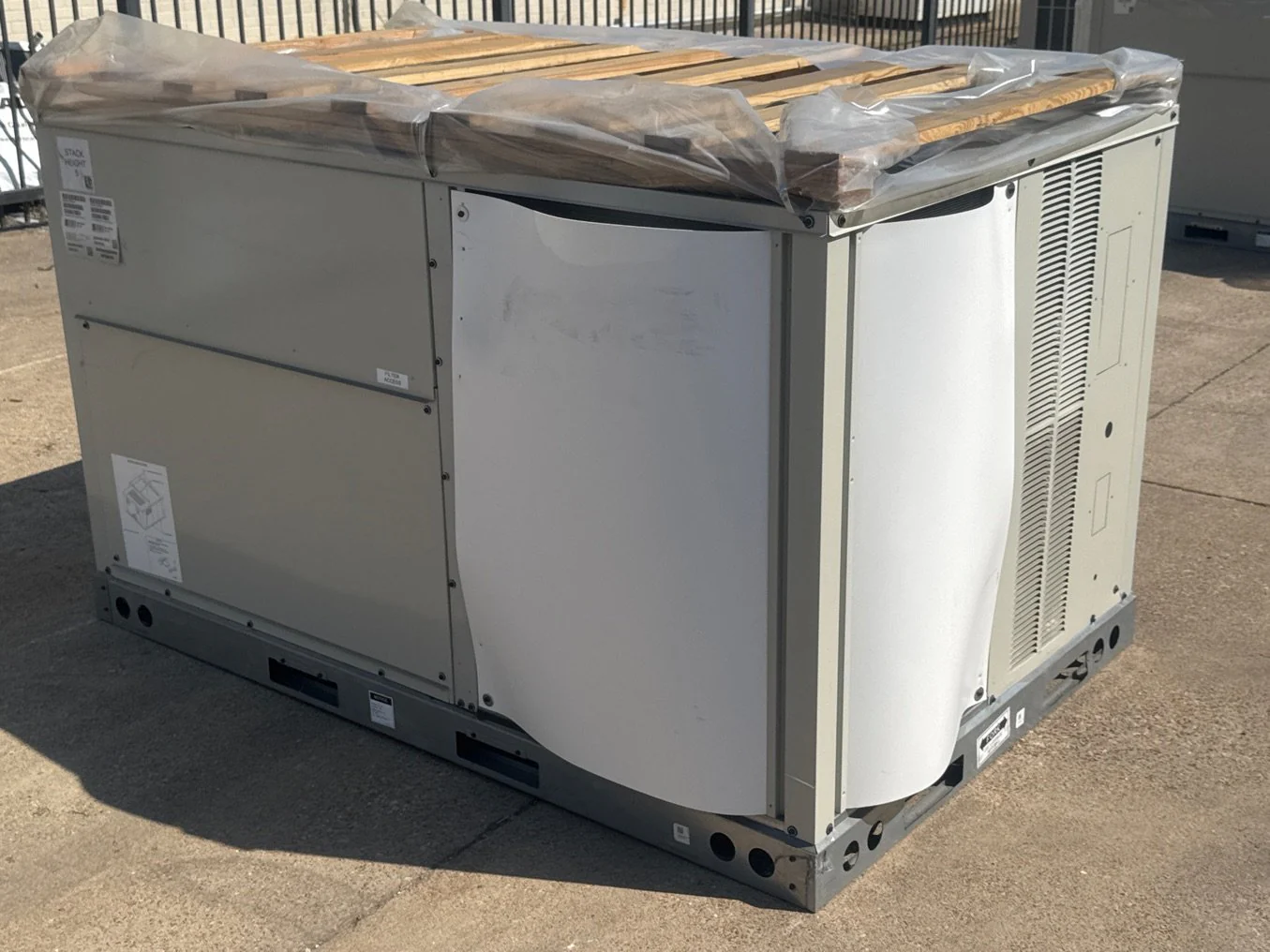 4 Ton Ultra Low NOx Two-Stage Convertible Natural G/E Packaged Unit, 16.4 SEER2, 460/60/3, R410A - Image 2