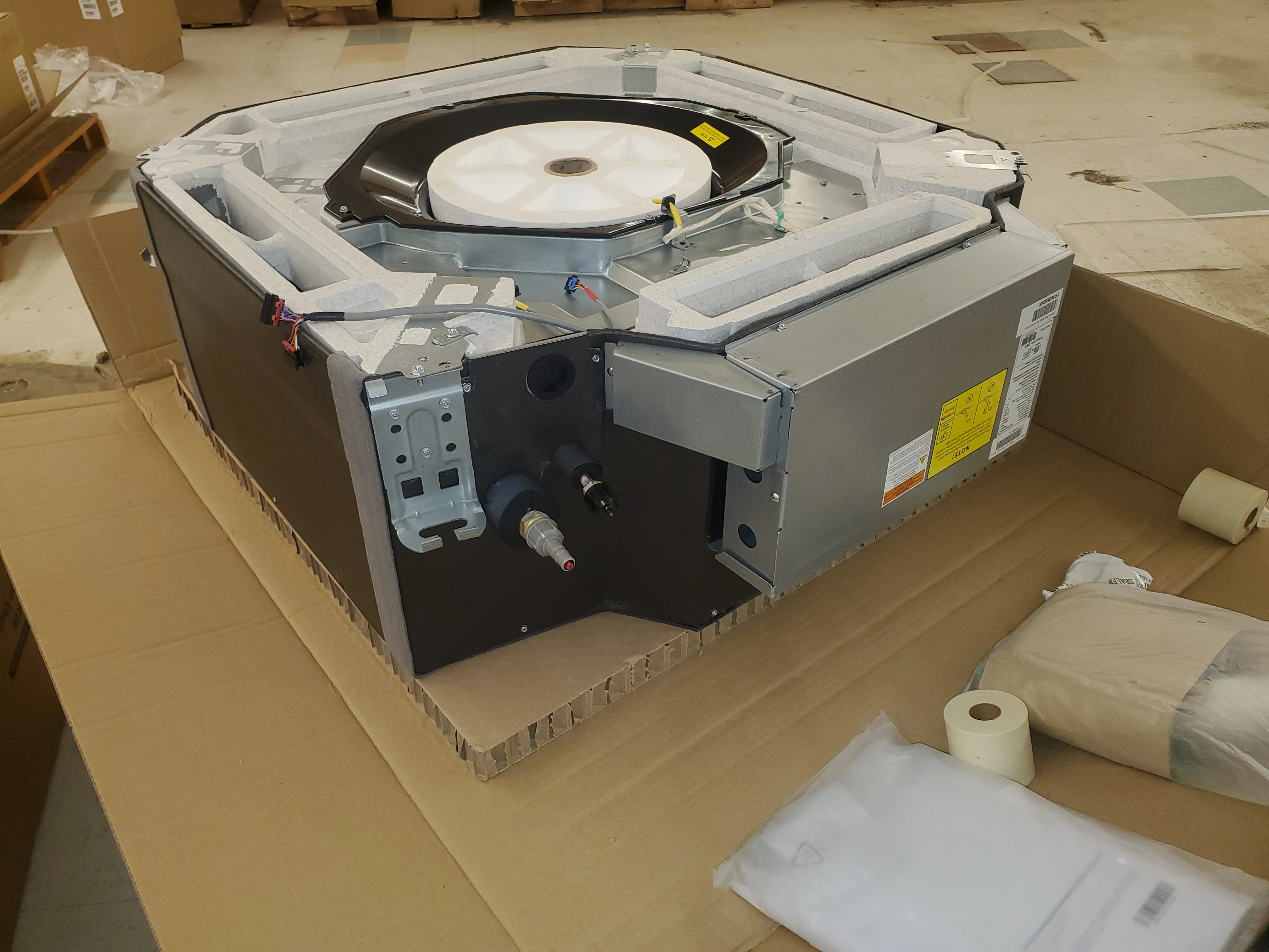 42,000 BTU 4-Way Ceiling Cassette Indoor Mini-Split Heat Pump , 20 Seer 208-230/60/1 R-410A - Image 4