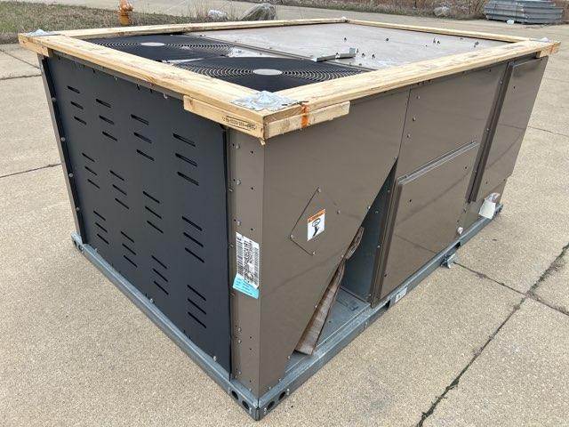 5 Ton 2-Stg Convertible Packaged Air Conditioning Unit W/ 6 KW Heat, 16.3 SEER, 460/60/3, R410A - Image 2