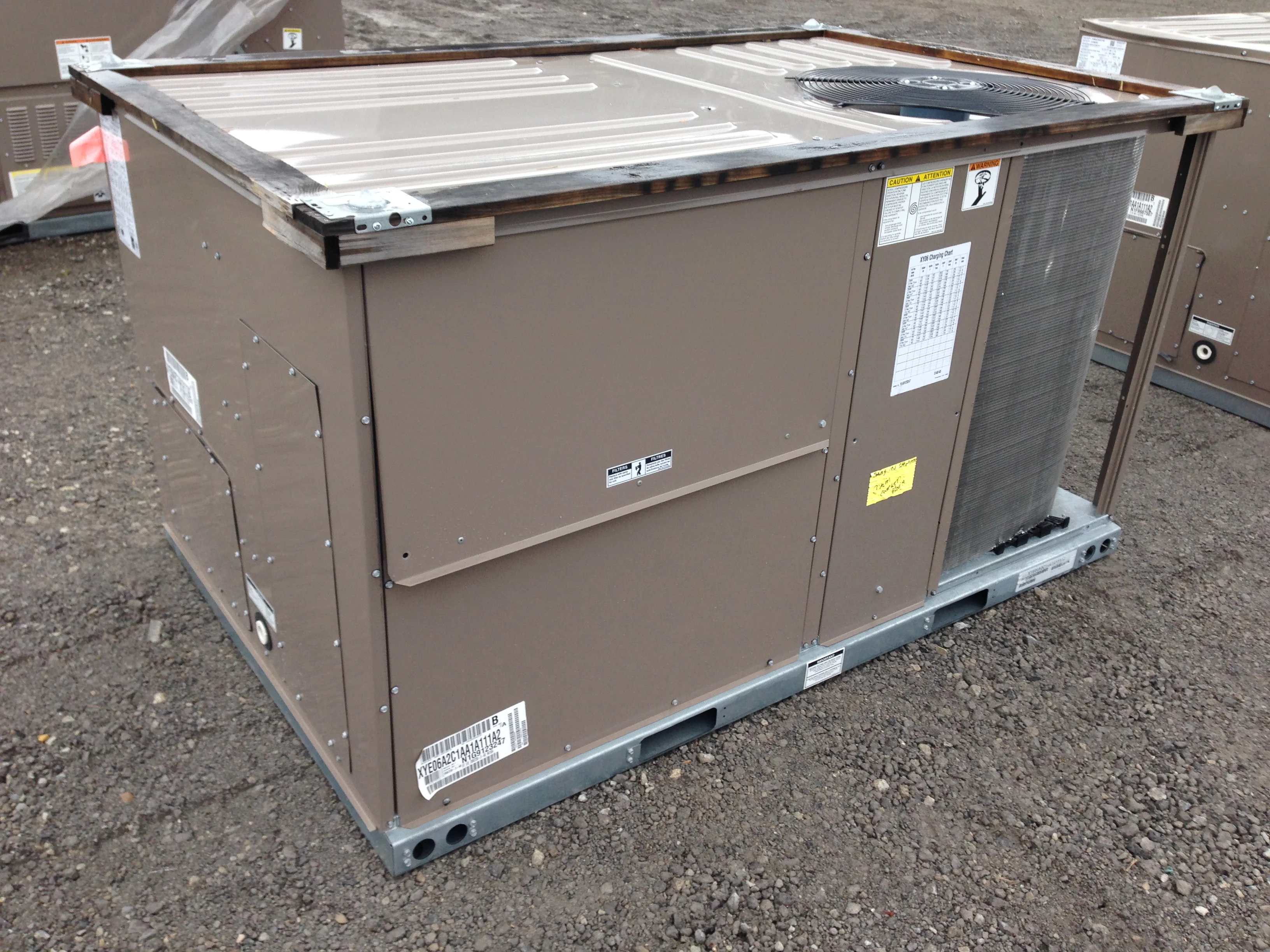 5 TON CONVERTIBLE PACKAGED HEAT PUMP UNIT, 15 SEER 208-230/60/3 R-410A - Image 2