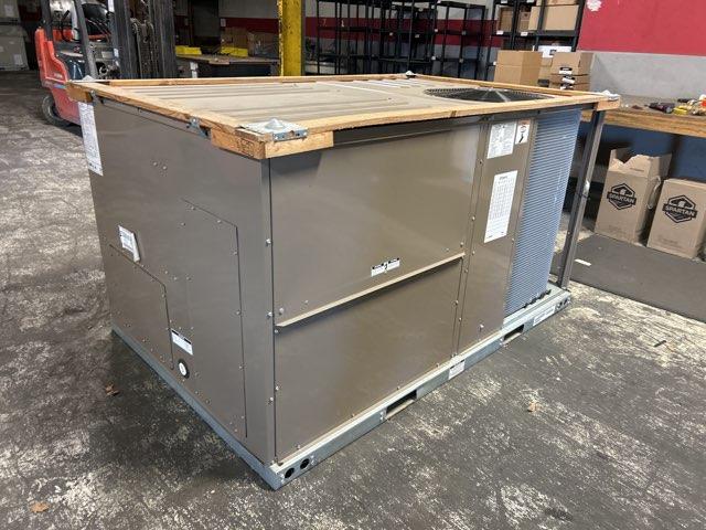 5 Ton Two-Stage Convertible Natural Gas/Electric Packaged Unit, 14.1 SEER, 460/60/3, R410A - Image 6