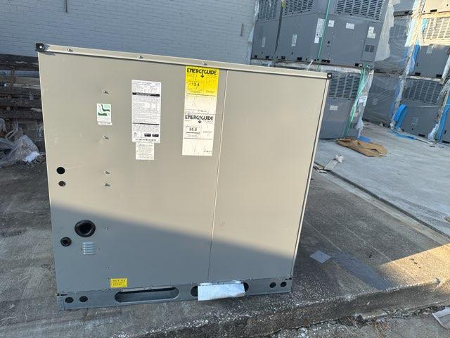 5 Ton 1-Stg Horizontal Natural Gas/Electric Packaged Unit, 95%, 13.4 SEER2, 208-230/60/1, R410A - Image 2