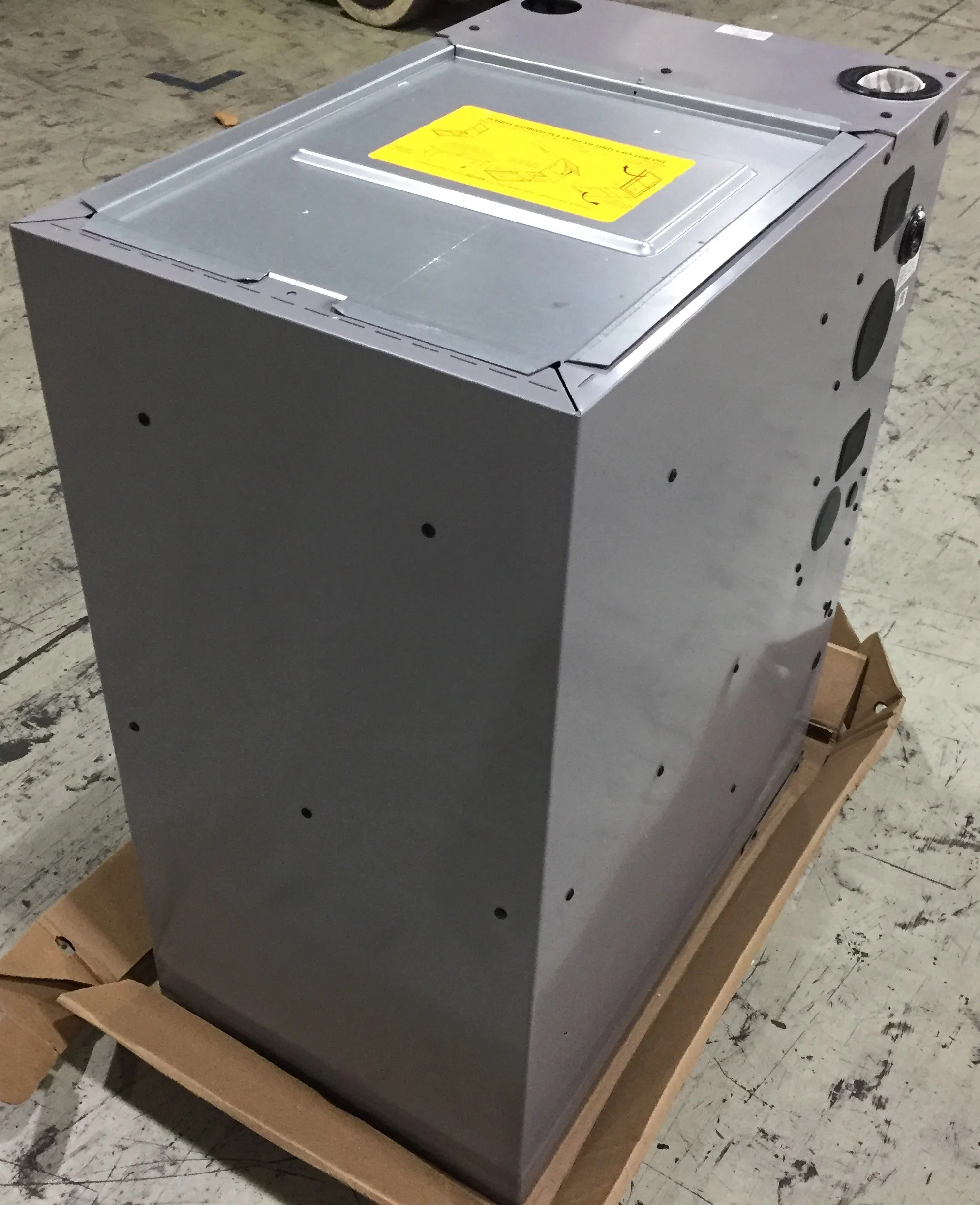 56000 BTU COMMUNICATING COMPATIBLE TWO-STAGE UPFLOW ECM VARIABLE SPEED GAS FURNACE 98% AFUE 115/60/1 CFM: 1200 - Image 3