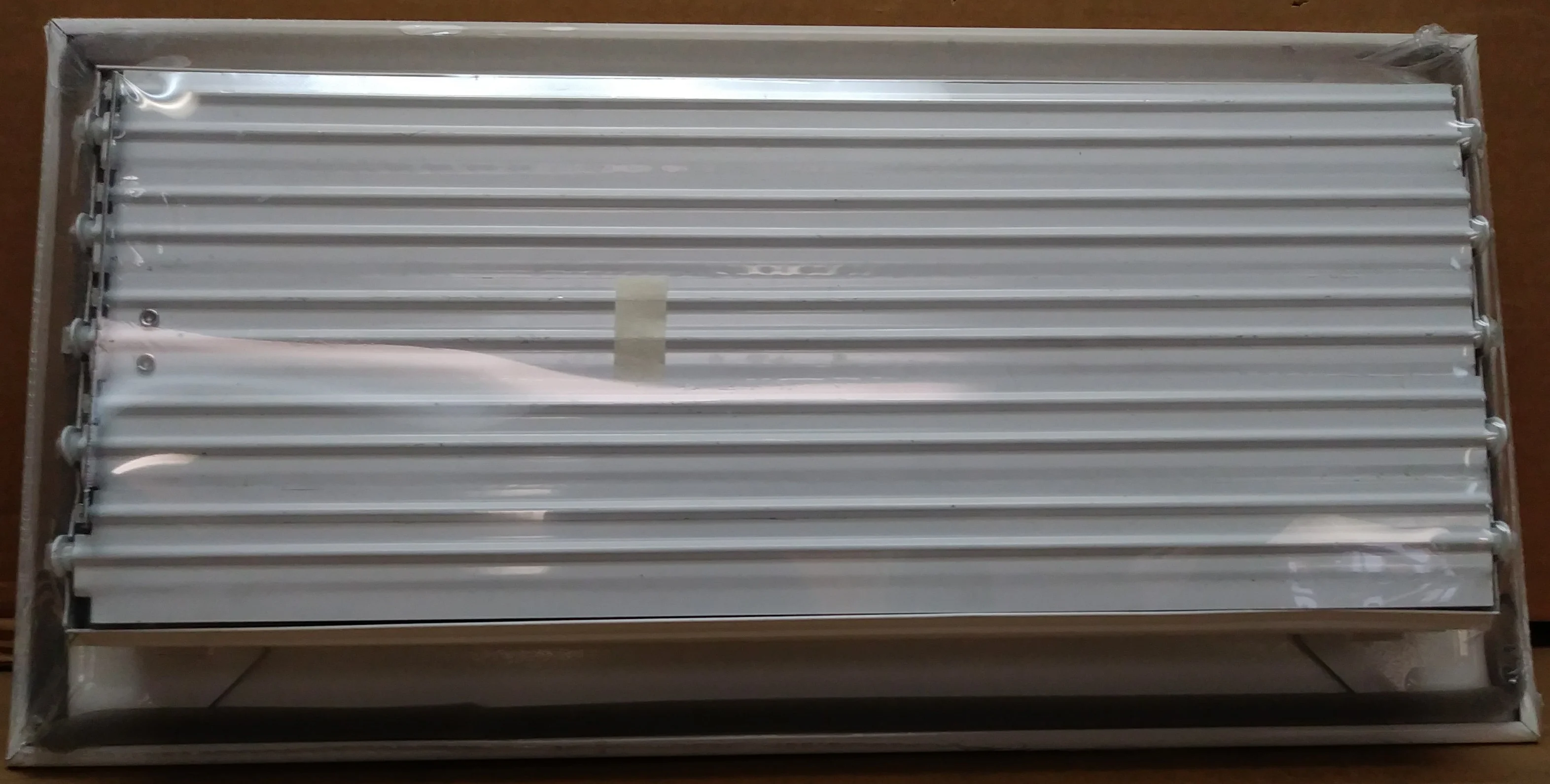 6" X 14" ALUMINUM VERTICAL BLADE SIDEWALL REGISTER, MULTI-SHUTTER DAMPER - Image 5