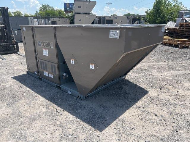 6.5 Ton Three-Stage Convertible Natural Gas/Electric Packaged Unit, 12.4 EER, 208-230/60/3, R410A - Image 4