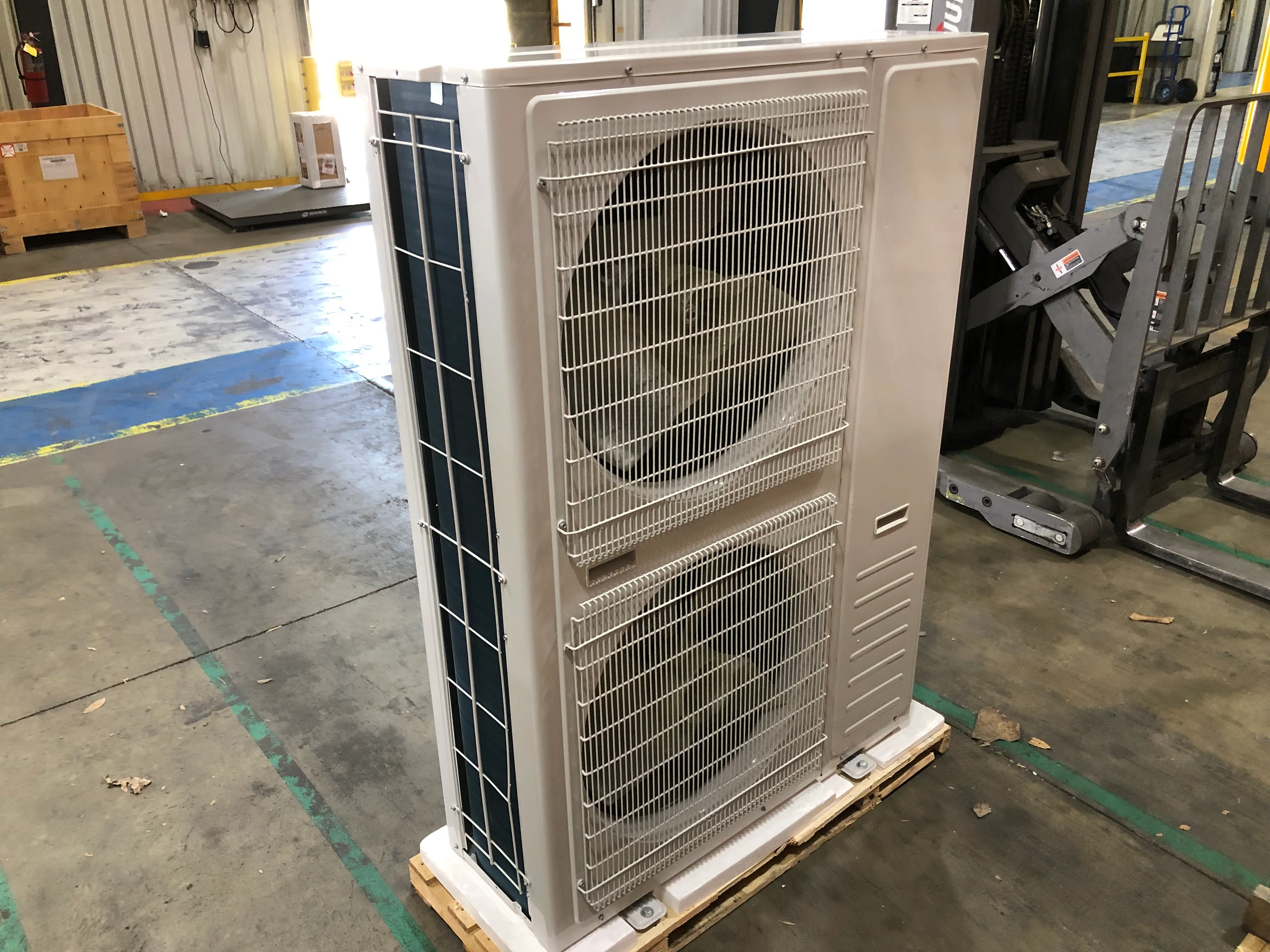 60,000 Btu Mini-Split DC Inverter Outdoor Heat Pump, 208-230/60/1 Seer 17, R-410A - Image 6