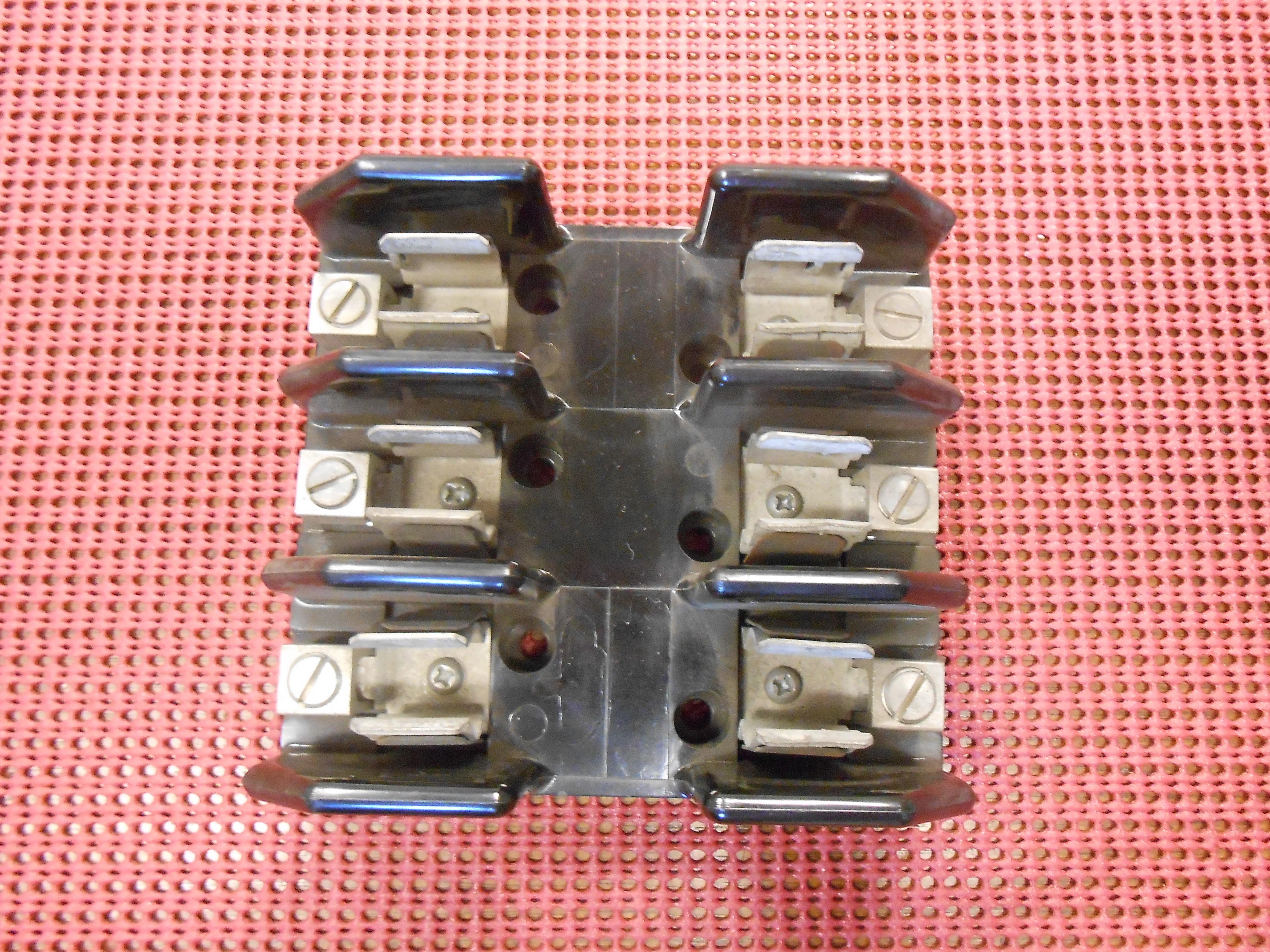 60AMP FUSEHOLDER 250V - Image 2