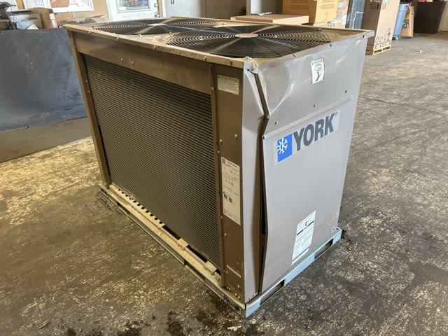 7.5 Ton Split System Air Conditioner; 12.4 EER, 208-230/60/3, R-410A - Image 3