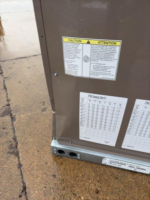 7.5 Ton Two-Stage Convertible Natural Gas/Electric Packaged Unit, 12 EER, 208-230/60/3, R410A - Image 3