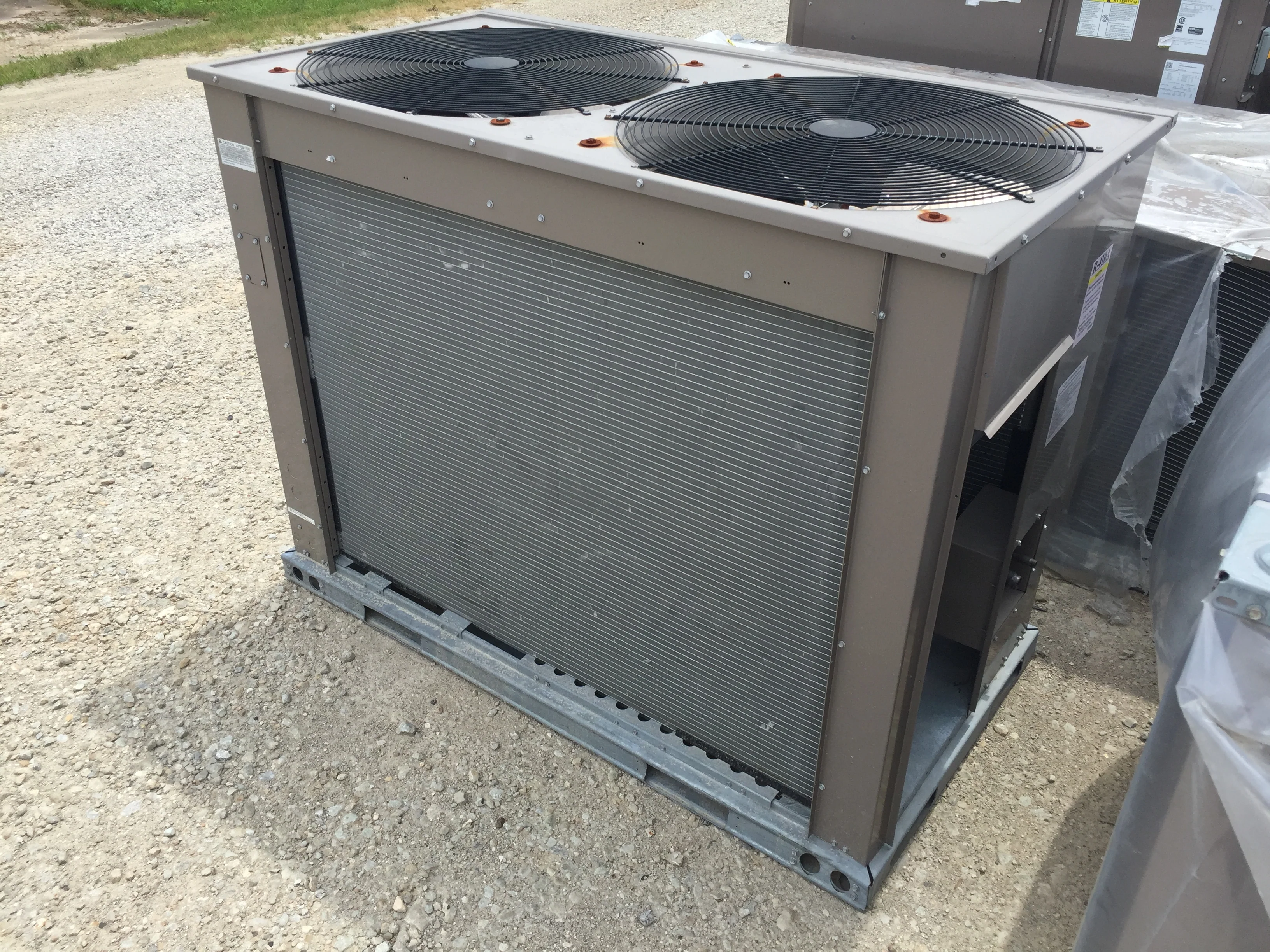 7-1/2 TON SPLIT SYSTEM AIR CONDITIONER, 12.4 EER 460/60/3 R-410A - Image 2