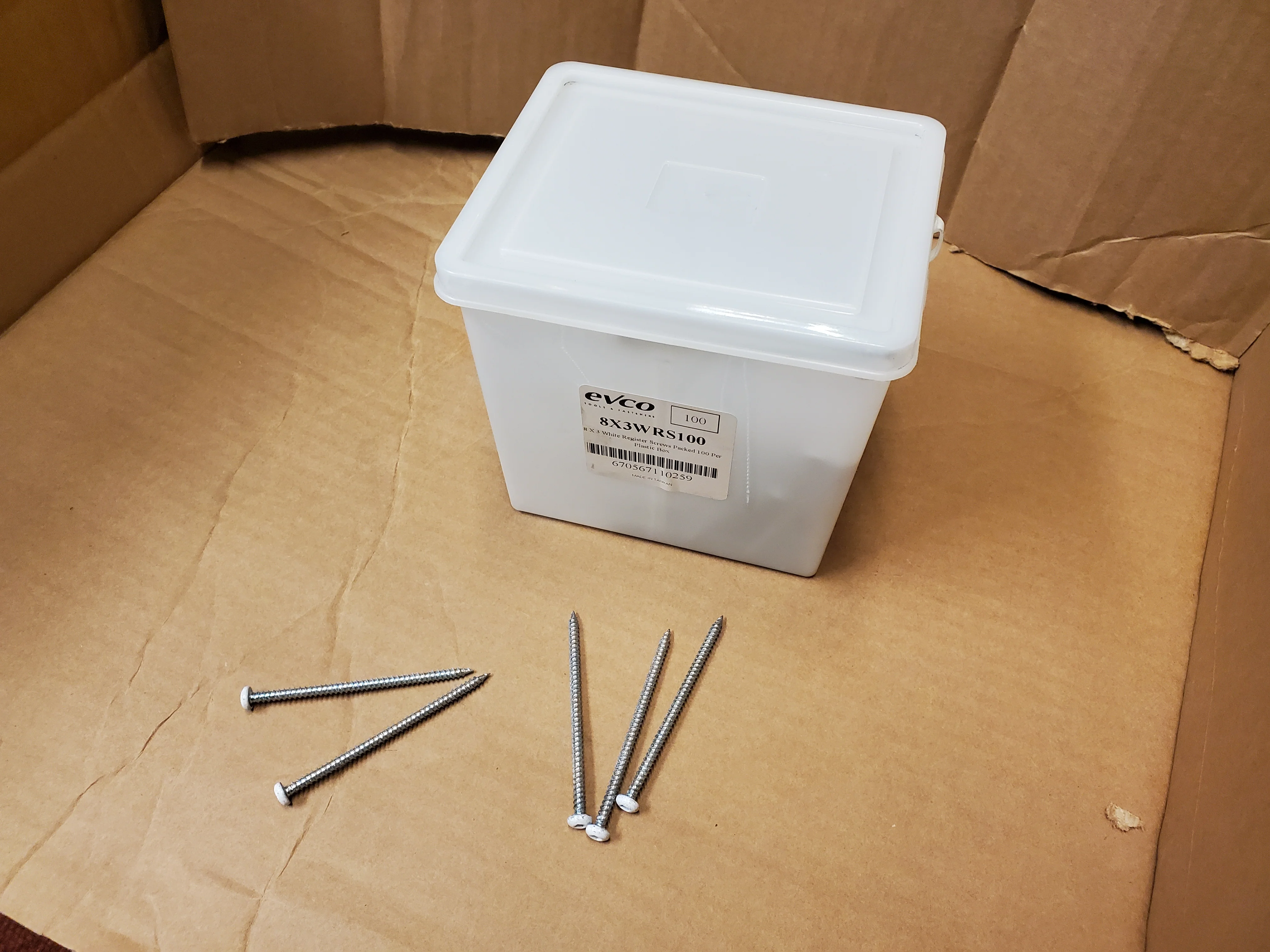 8 X 3 WHITE REGRISTER SCREWS 100 PER BOX