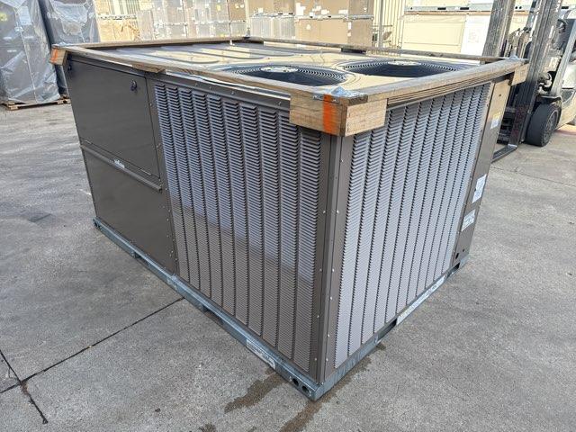 8.5 Ton Two-Stage Convertible Packaged Air Conditioning Unit, 12.2 EER, 208-230/60/3, R410A - Image 2