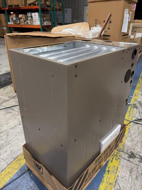 80,000 BTU 3-Stg Modulating Multi ECM Var Spd Comm Compatible Gas Furnace 97.5% 115/60/1 CFM: 1228 - Image 2