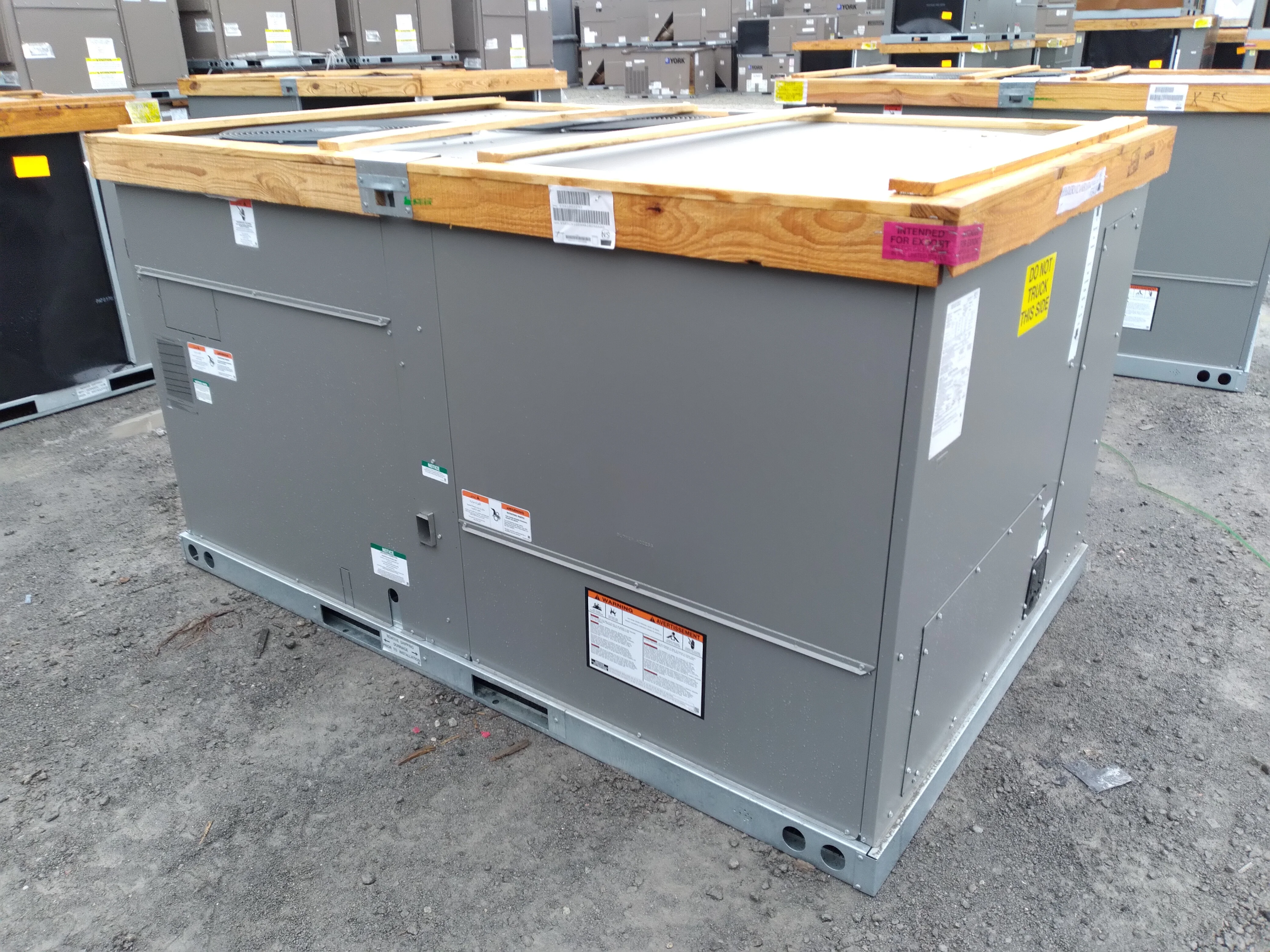 8.5 Ton 2 Stage Convertible Natural Gas/Electric Packaged Unit, 11 Eer, 380/415/60/3, R410A - Image 2