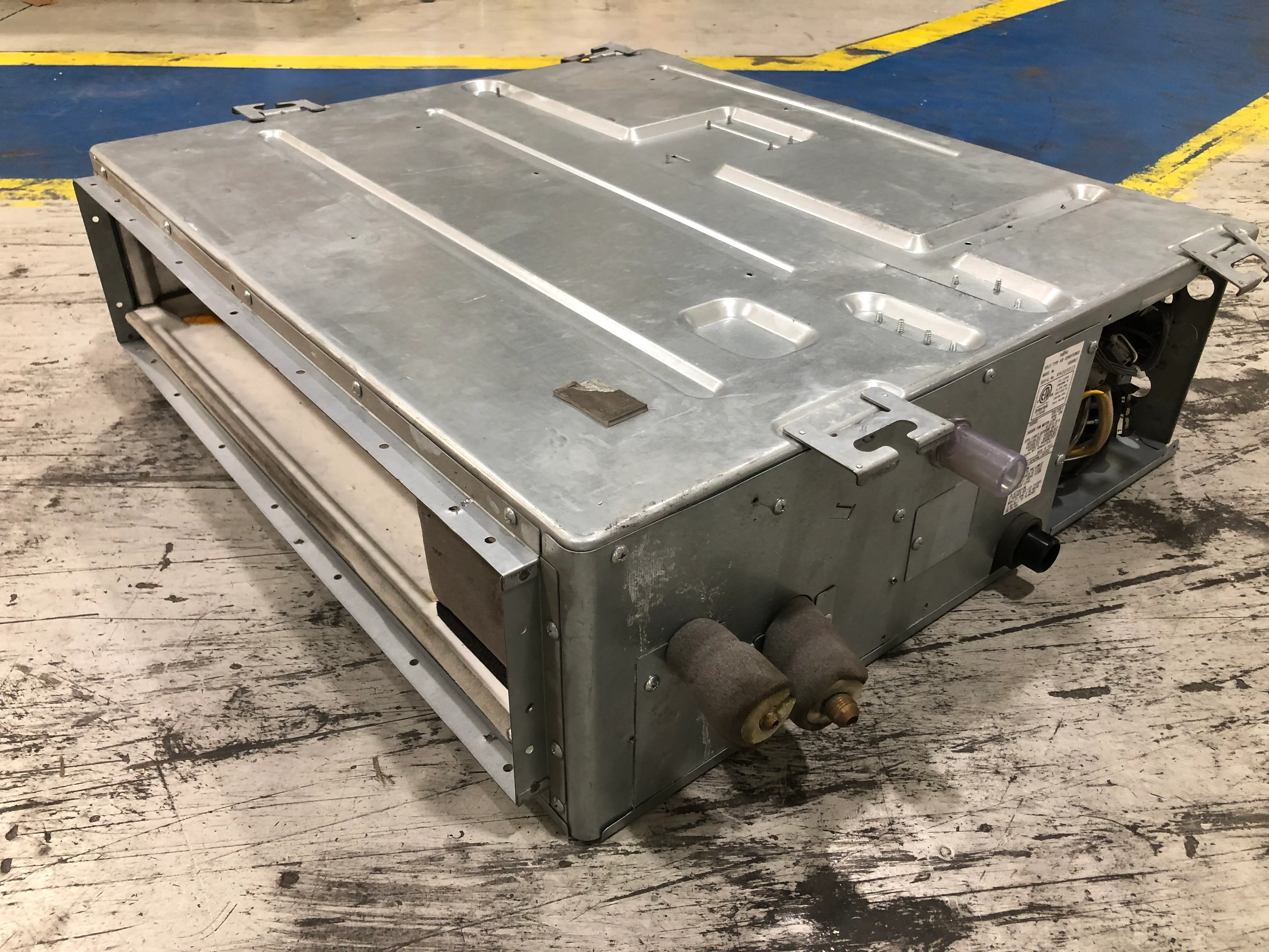 9,000 BTU AC/HP MULTI-ZONE DUCTLESS MINI-SPLIT INDOOR CASSETTE FANCOIL 14 SEER 208-230/60/1 R-410A - Image 4
