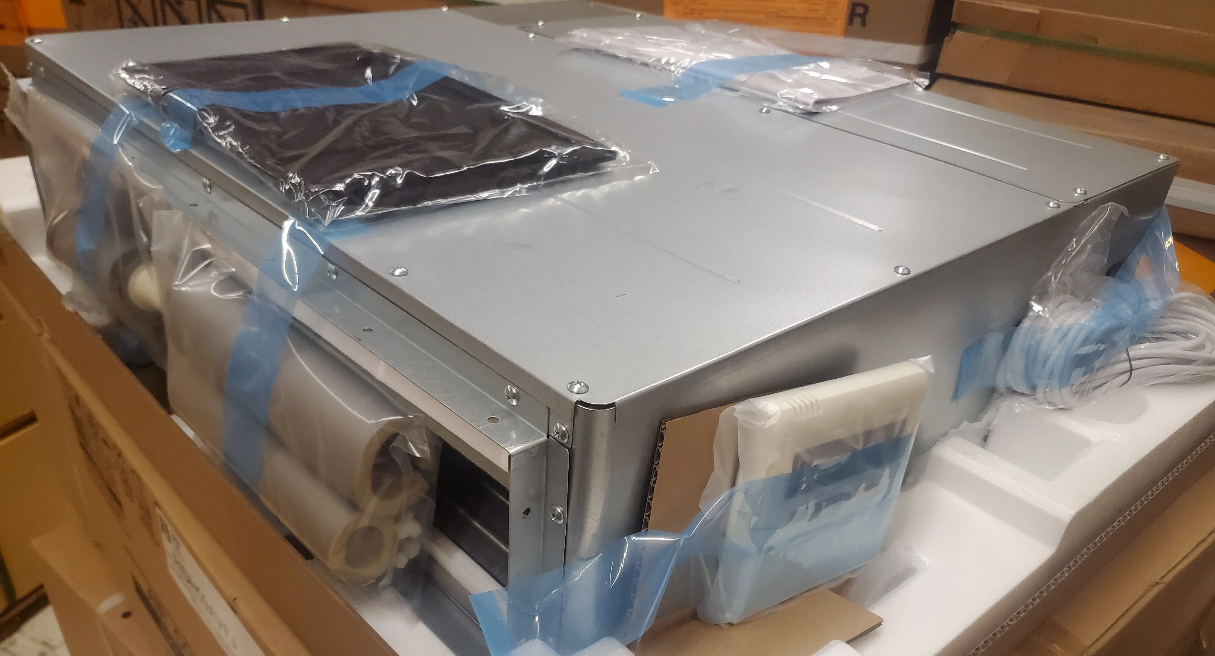 9,000 Btu 'Classic' Series Slim Duct Inverter ID Mini-Split Heat Pump , 21 Seer 208-230/60/1 R-410A - Image 3