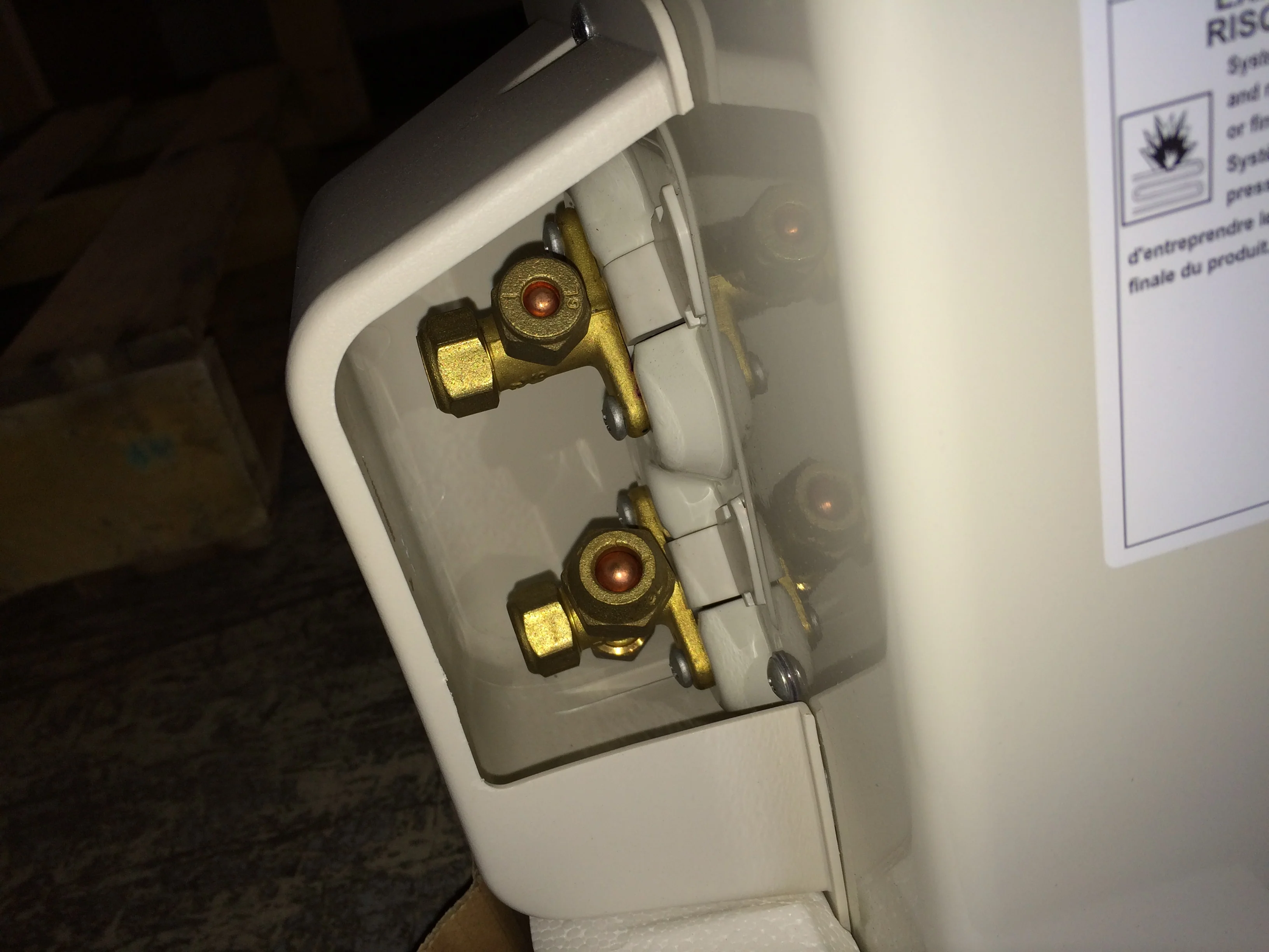 9,000 BTU Outdoor Mini-Split Heat Pump Unit 208-230/60/1 R-410A - Image 6