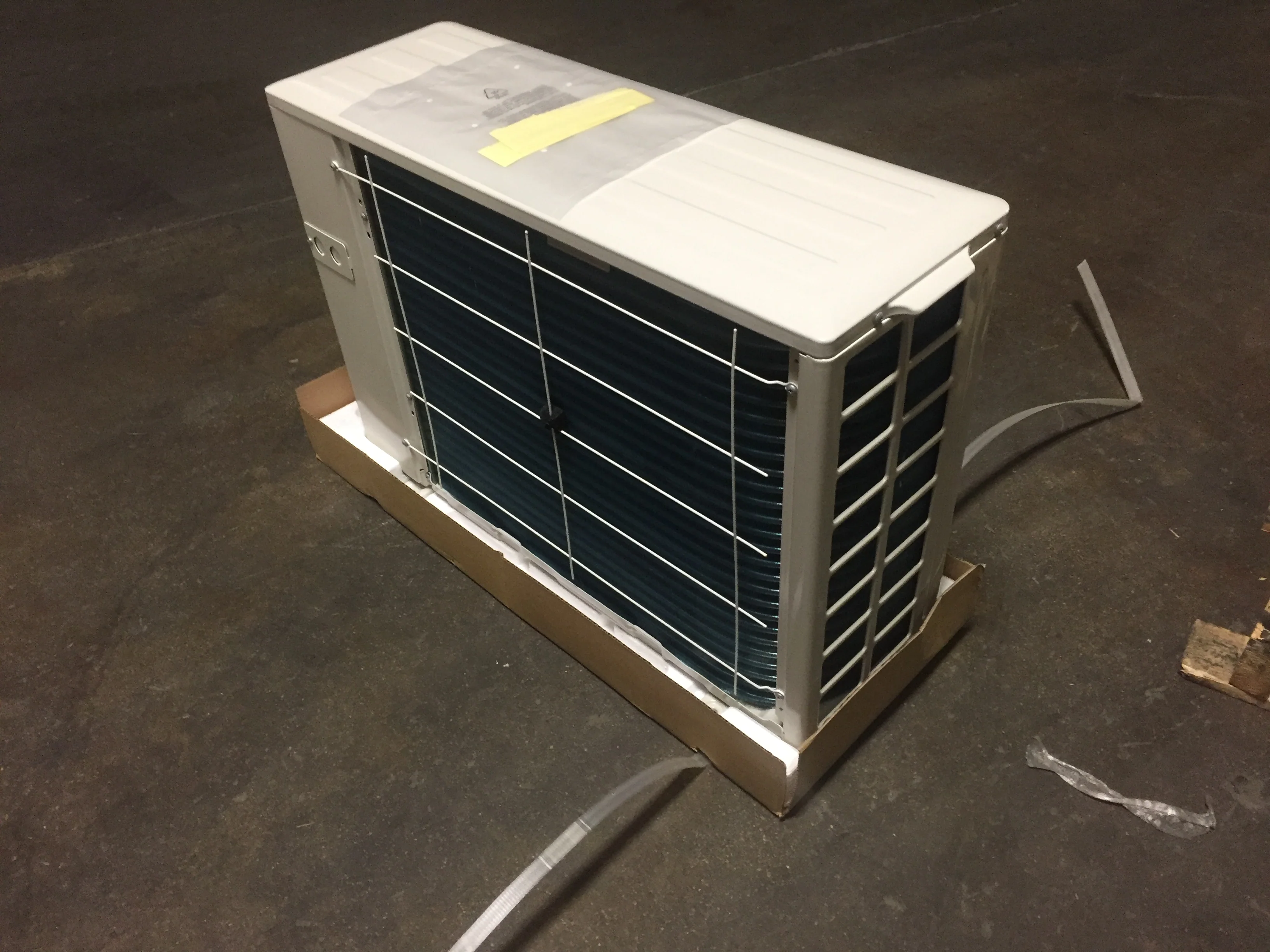 9,000 BTU Single Zone Outdoor Mini-Split Heat Pump Unit, 22 Seer 208-230/60/1 R-410A - Image 3